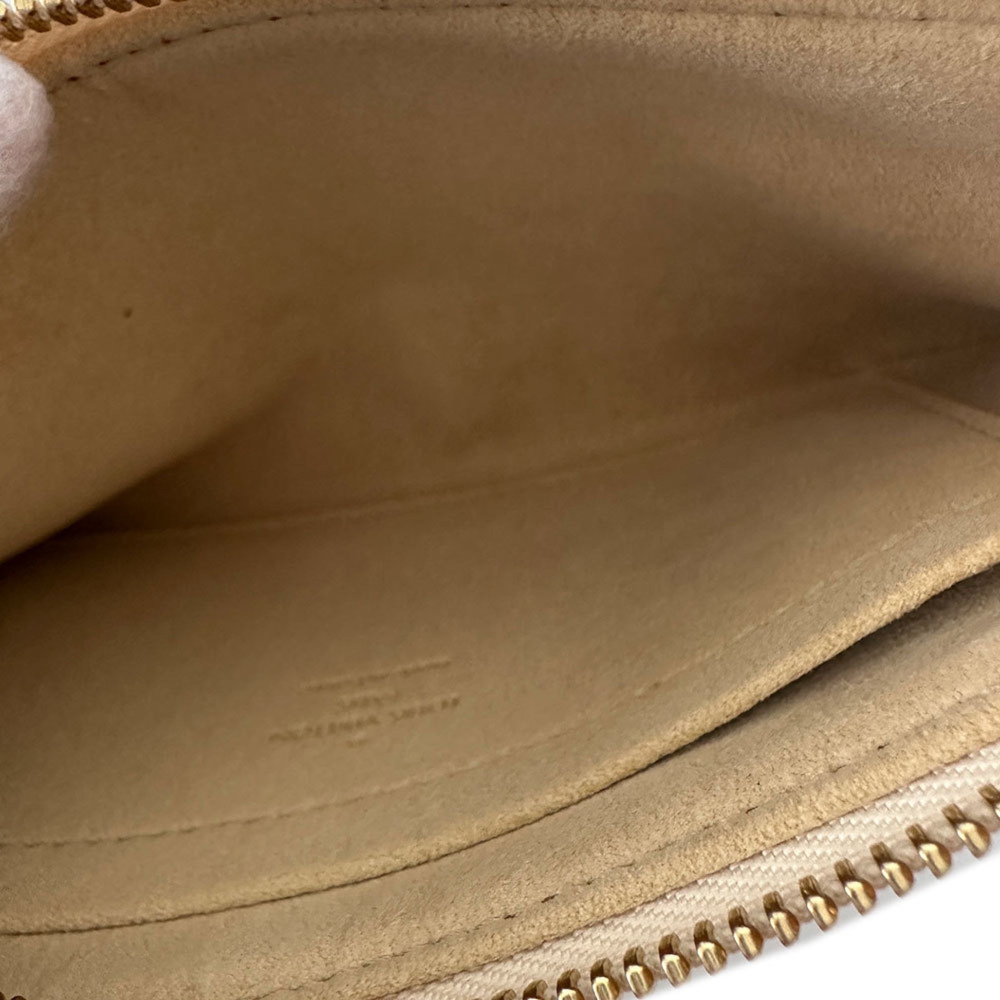 Louis Vuitton Milla, White, Canvas, clutch