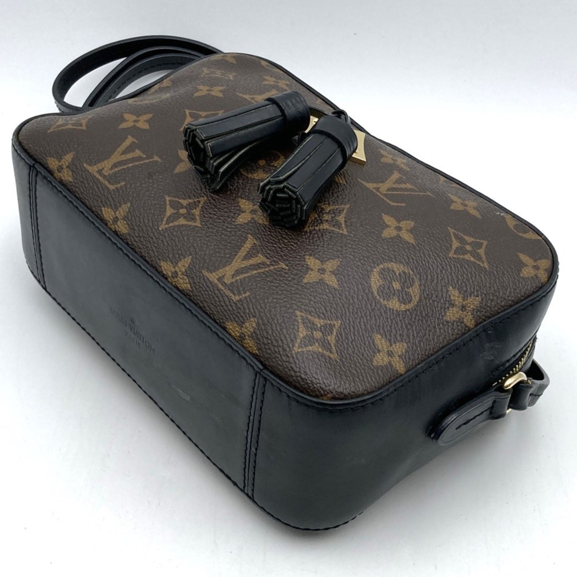 Louis Vuitton Saintonge, Brown, Canvas, shoulder