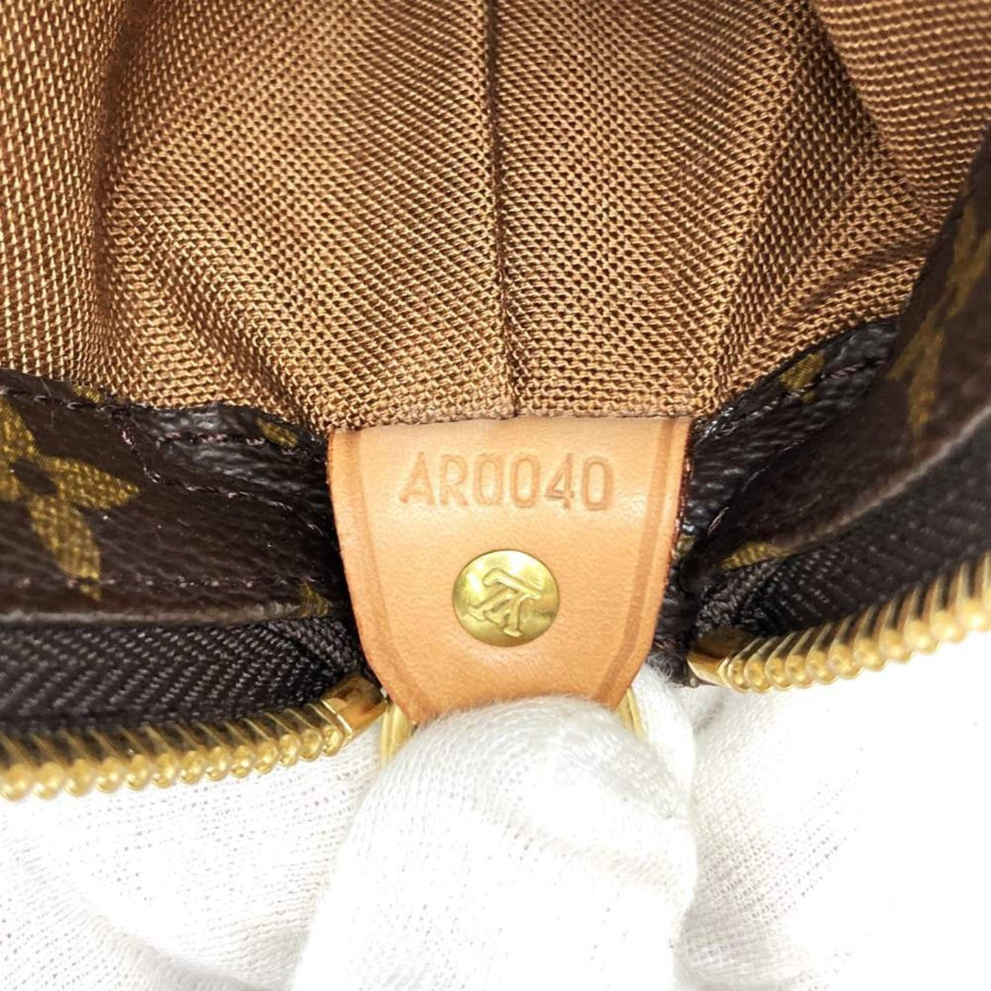 Louis Vuitton Mezzo, Brown, Canvas, tote