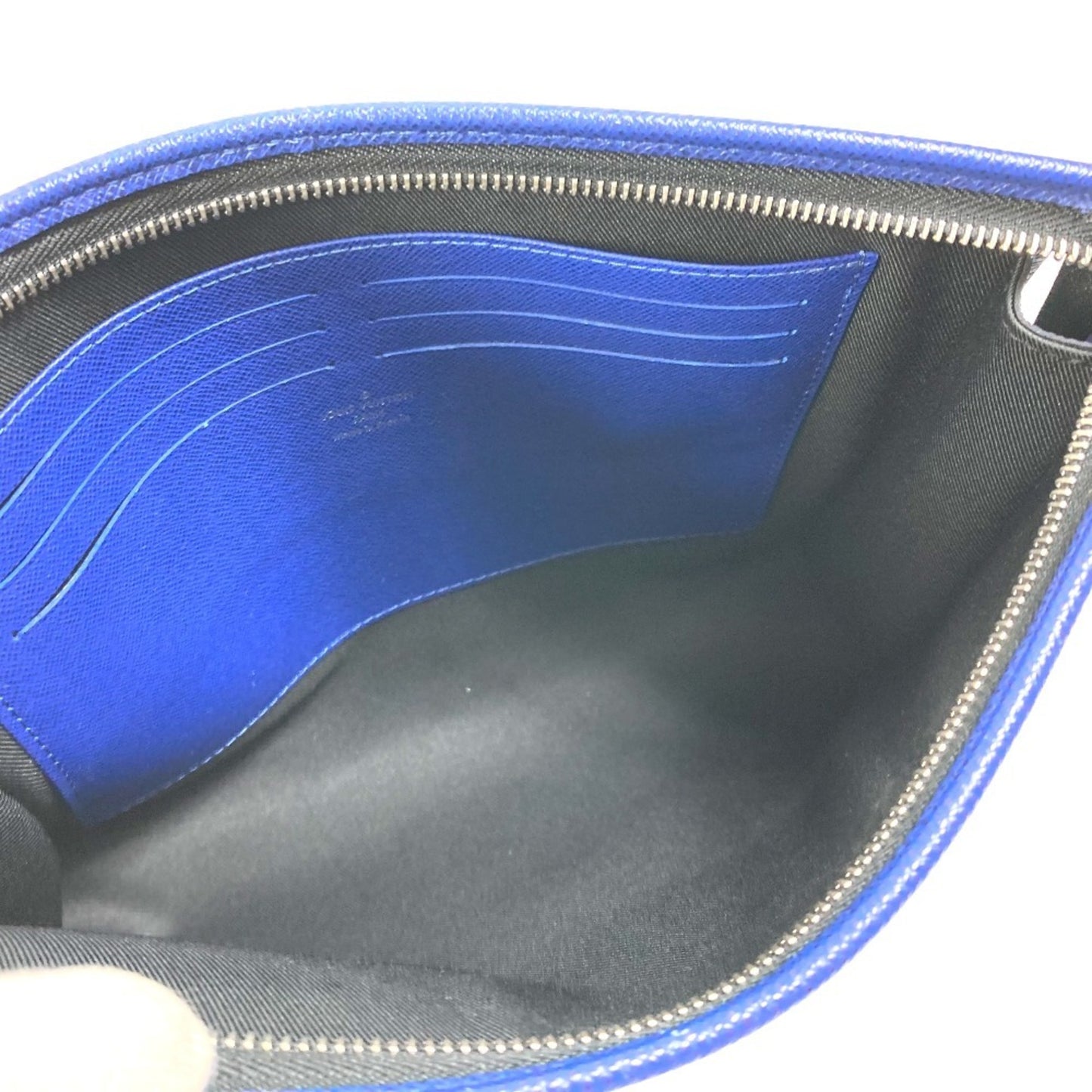 Louis Vuitton Pochette voyage, Blue, Leather, clutch