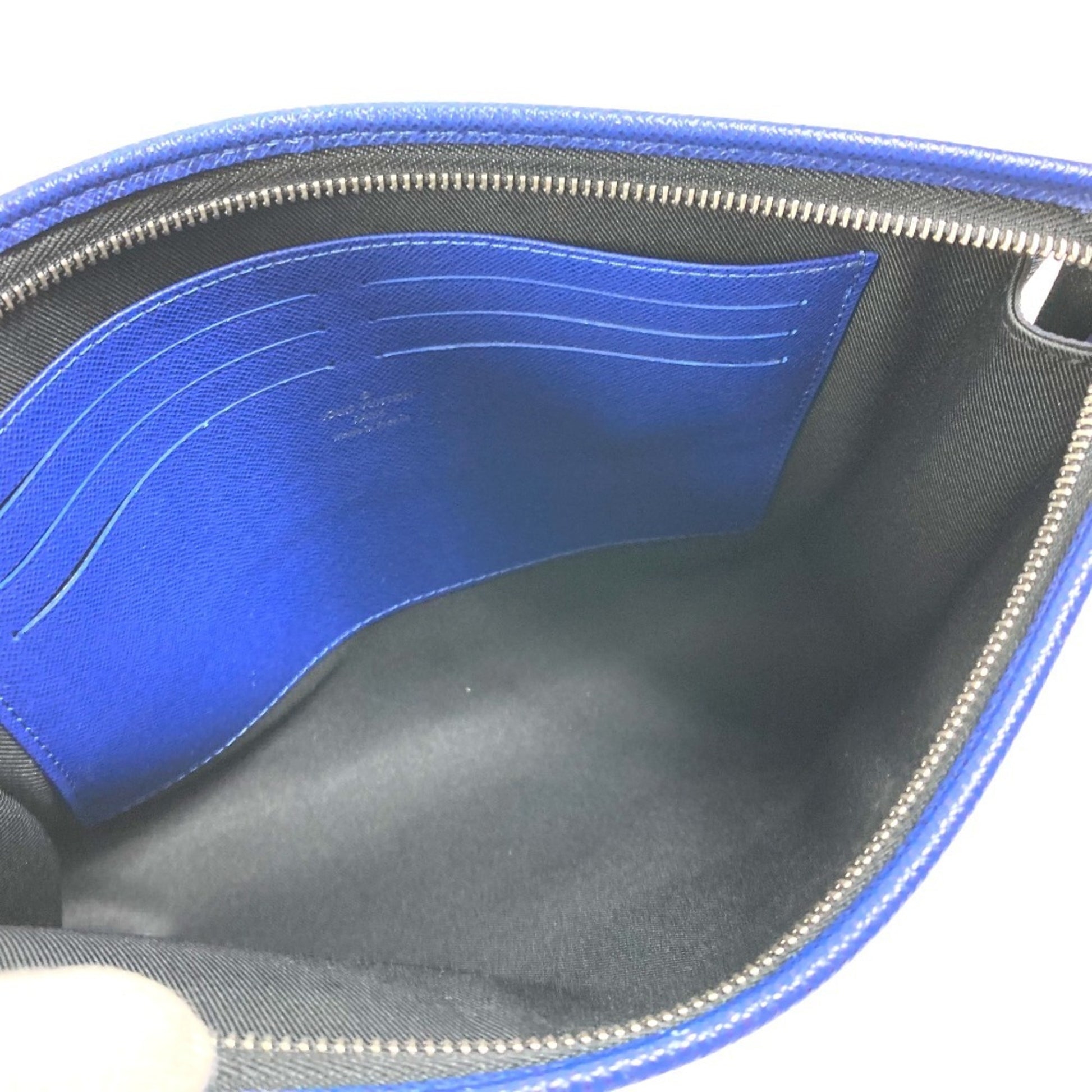 Louis Vuitton Pochette voyage, Blue, Leather, clutch