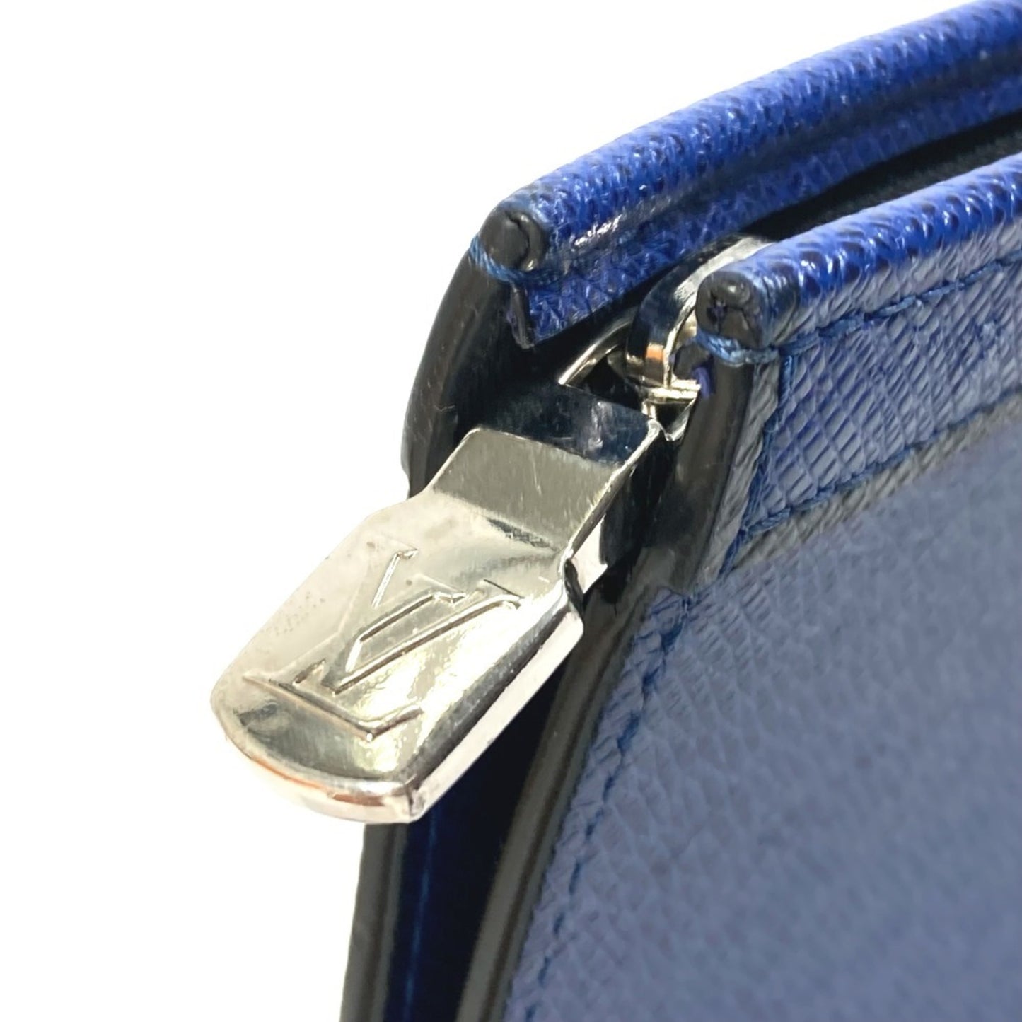 Louis Vuitton Pochette voyage, Blue, Leather, clutch