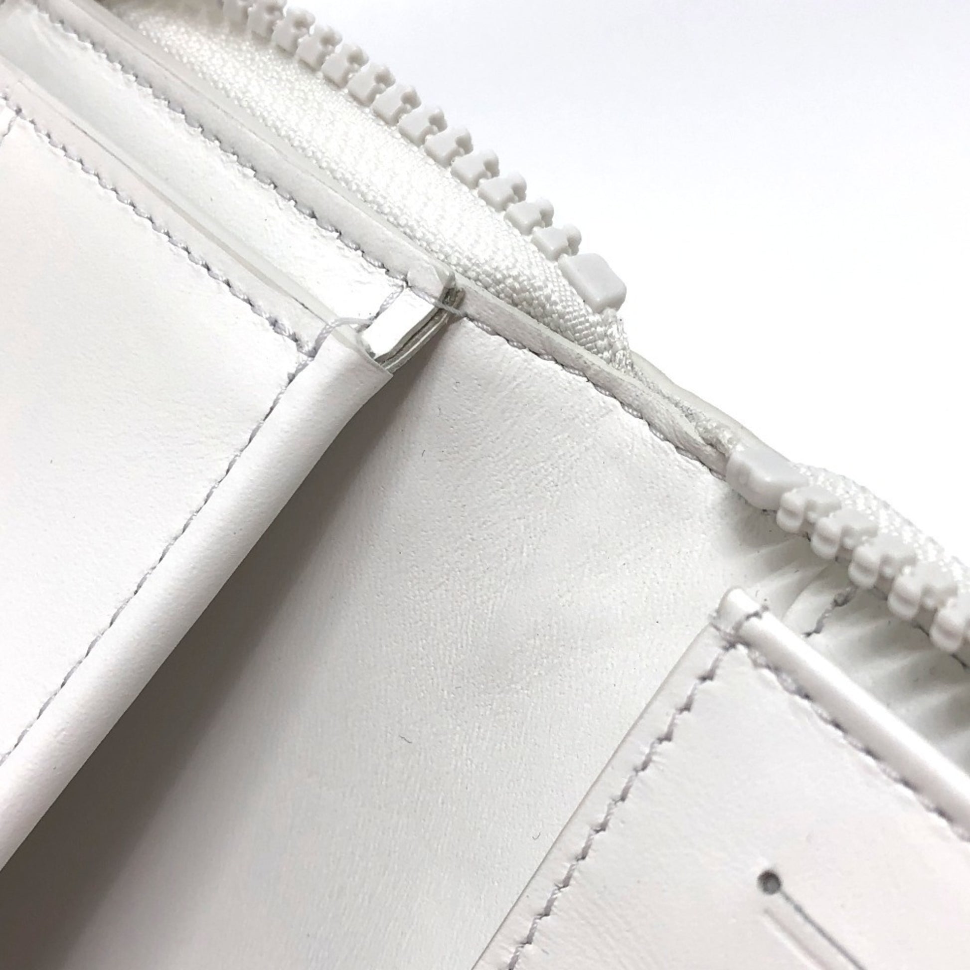 Louis Vuitton Zippy Wallet Vertical, White, Leather, wallet
