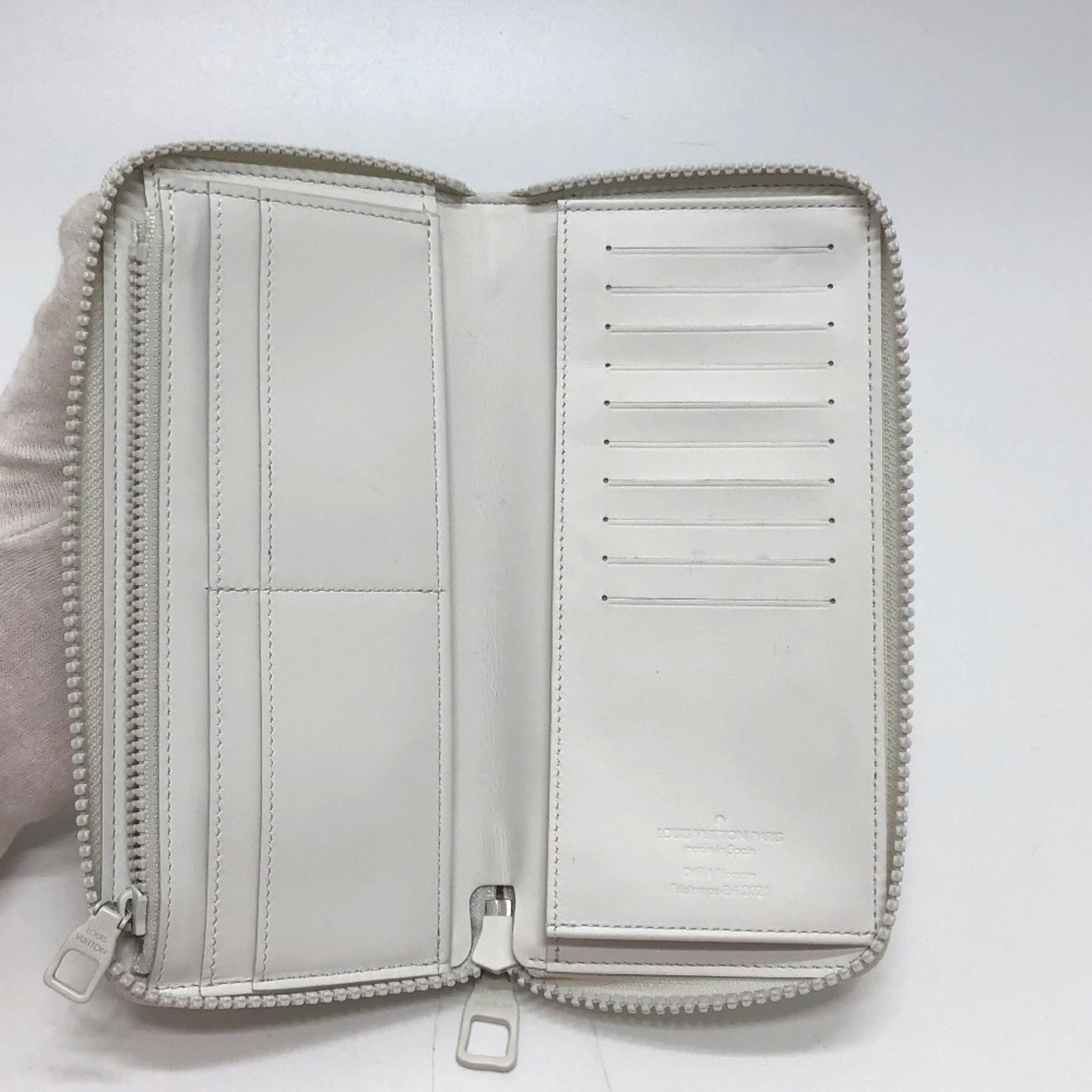 Louis Vuitton Zippy Wallet Vertical, White, Leather, wallet
