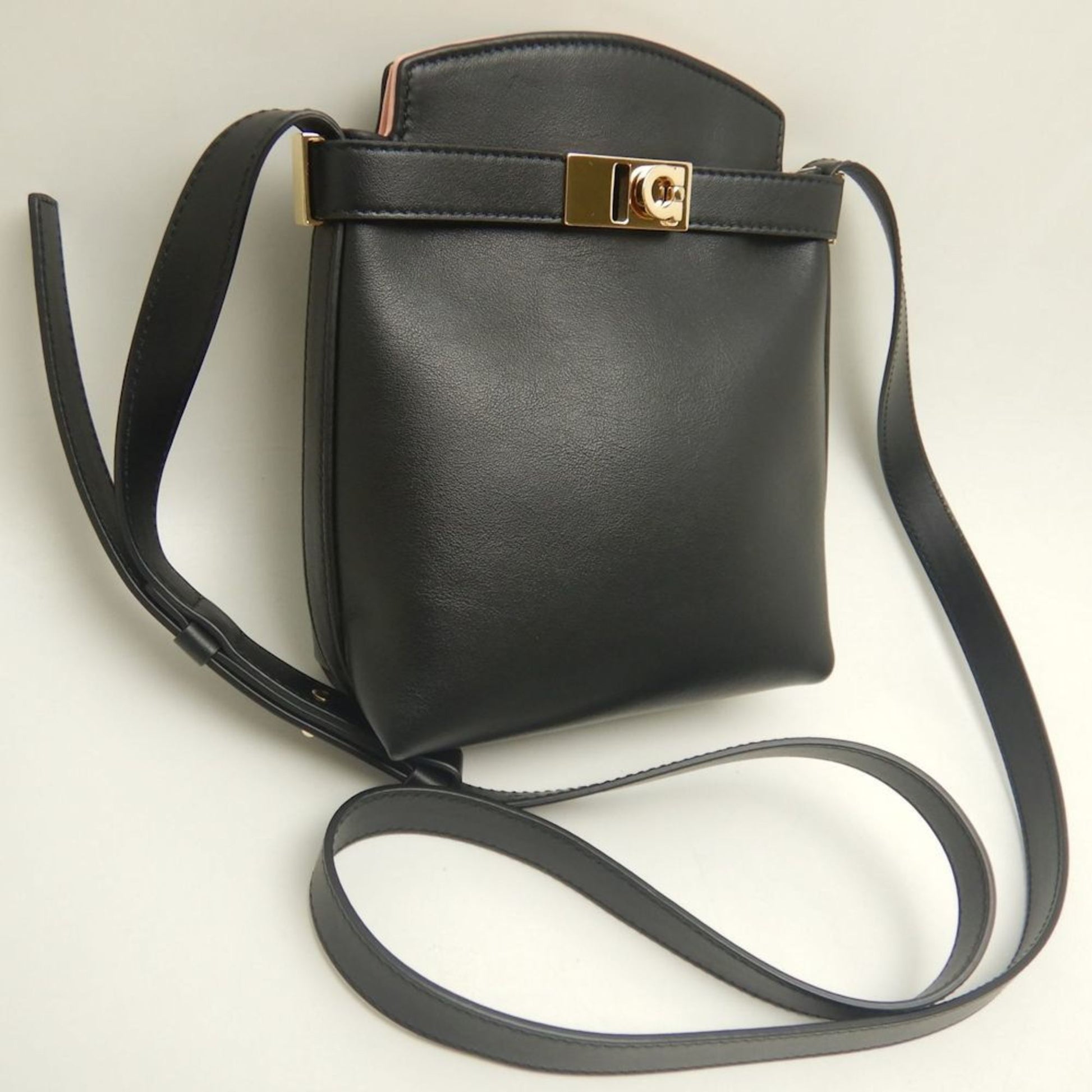 Salvatore Ferragamo, Black, Leather, shoulder