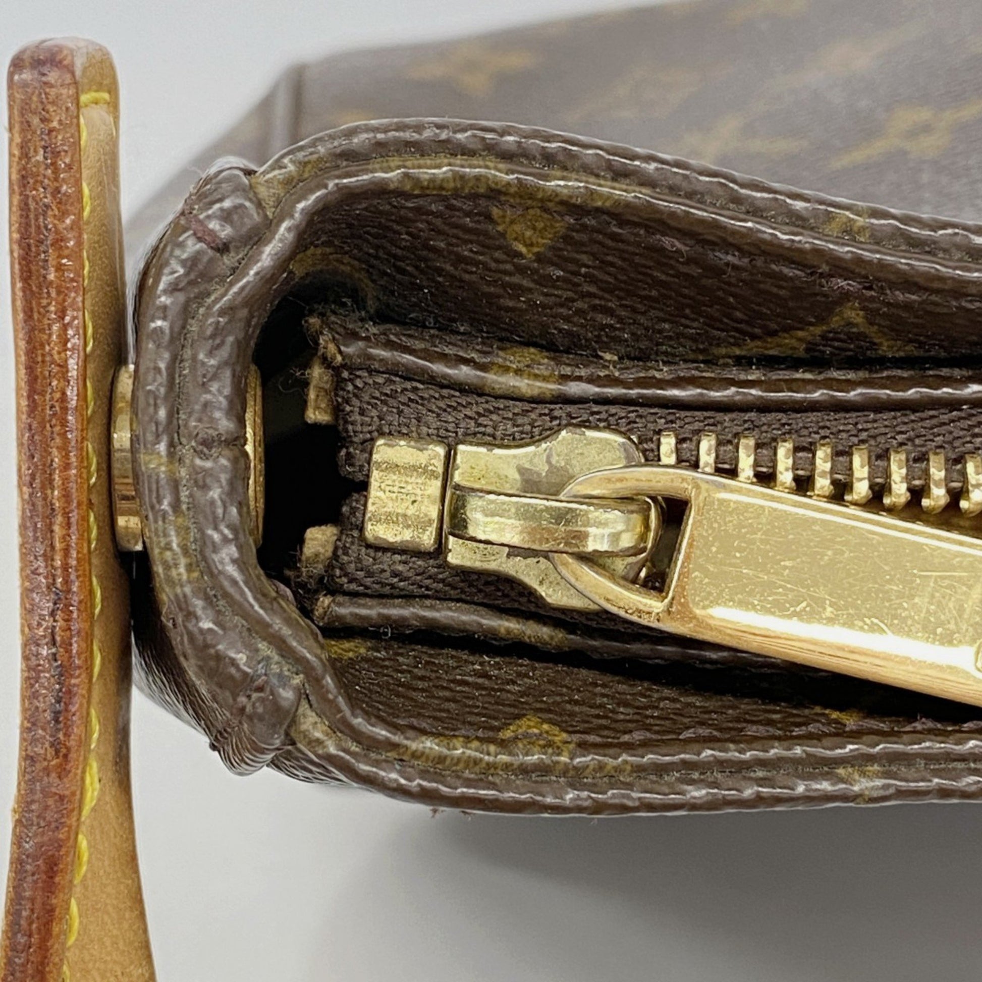 Louis Vuitton Looping MM, Brown, Canvas, shoulder
