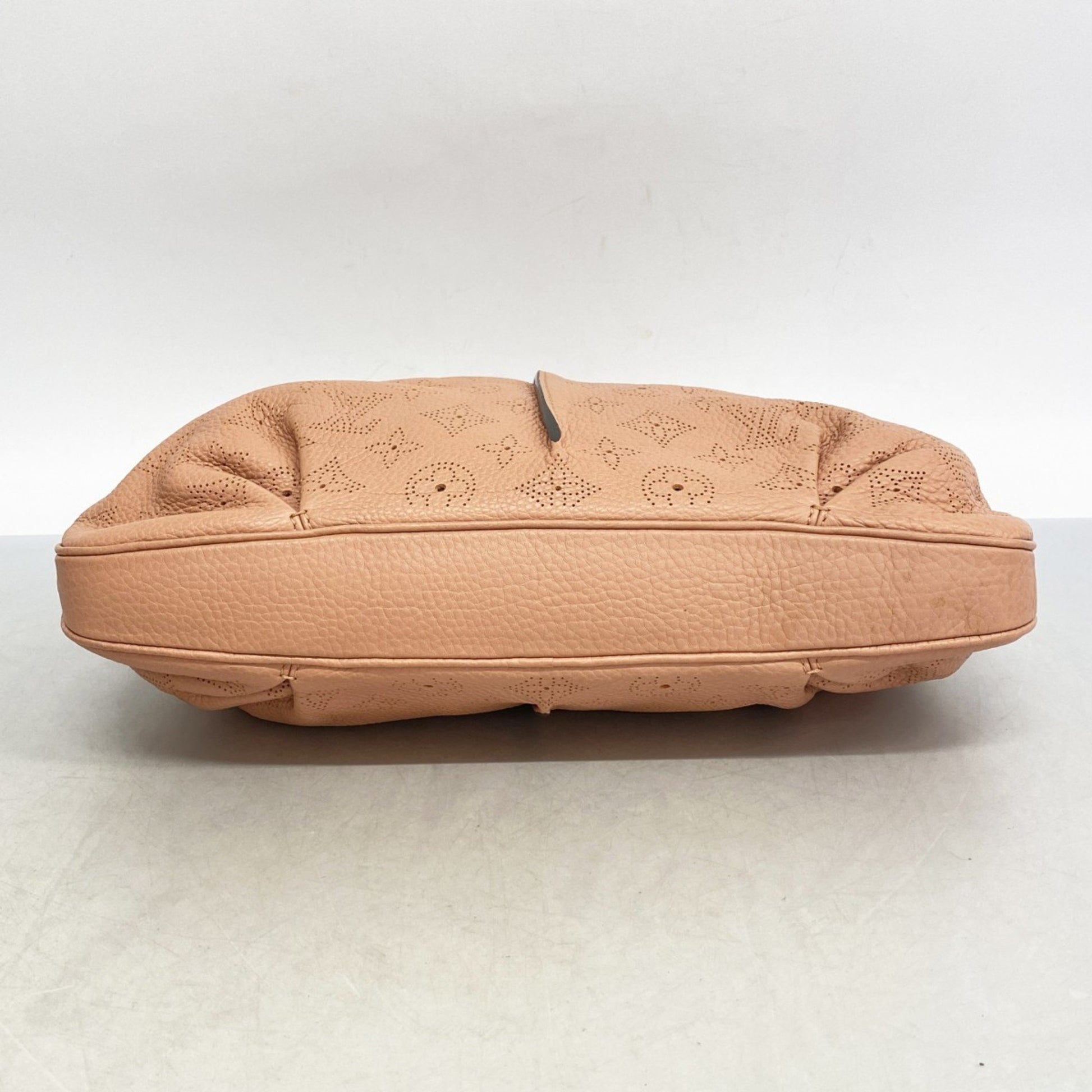 Louis Vuitton Mahina, Pink, Leather, shoulder