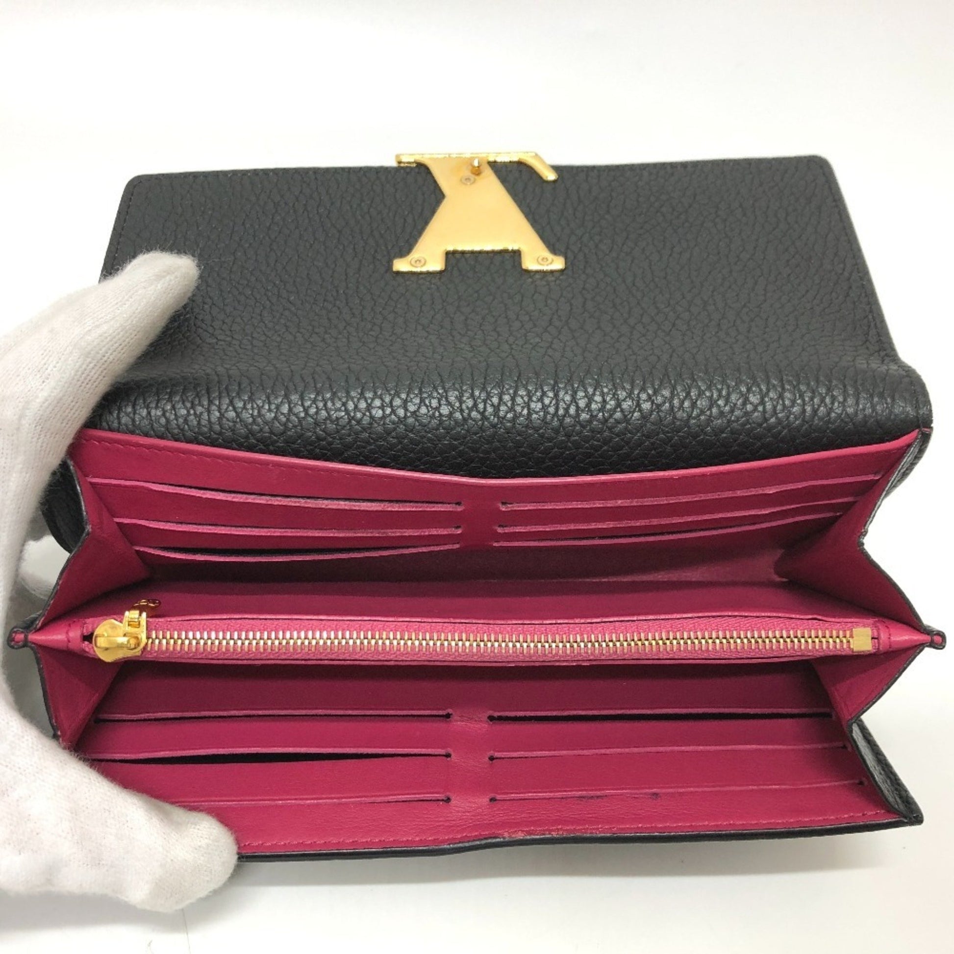 Louis Vuitton Capucines, Black, Leather, wallet