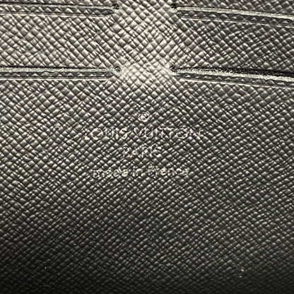 Louis Vuitton Pochette voyage, Black, Canvas, clutch