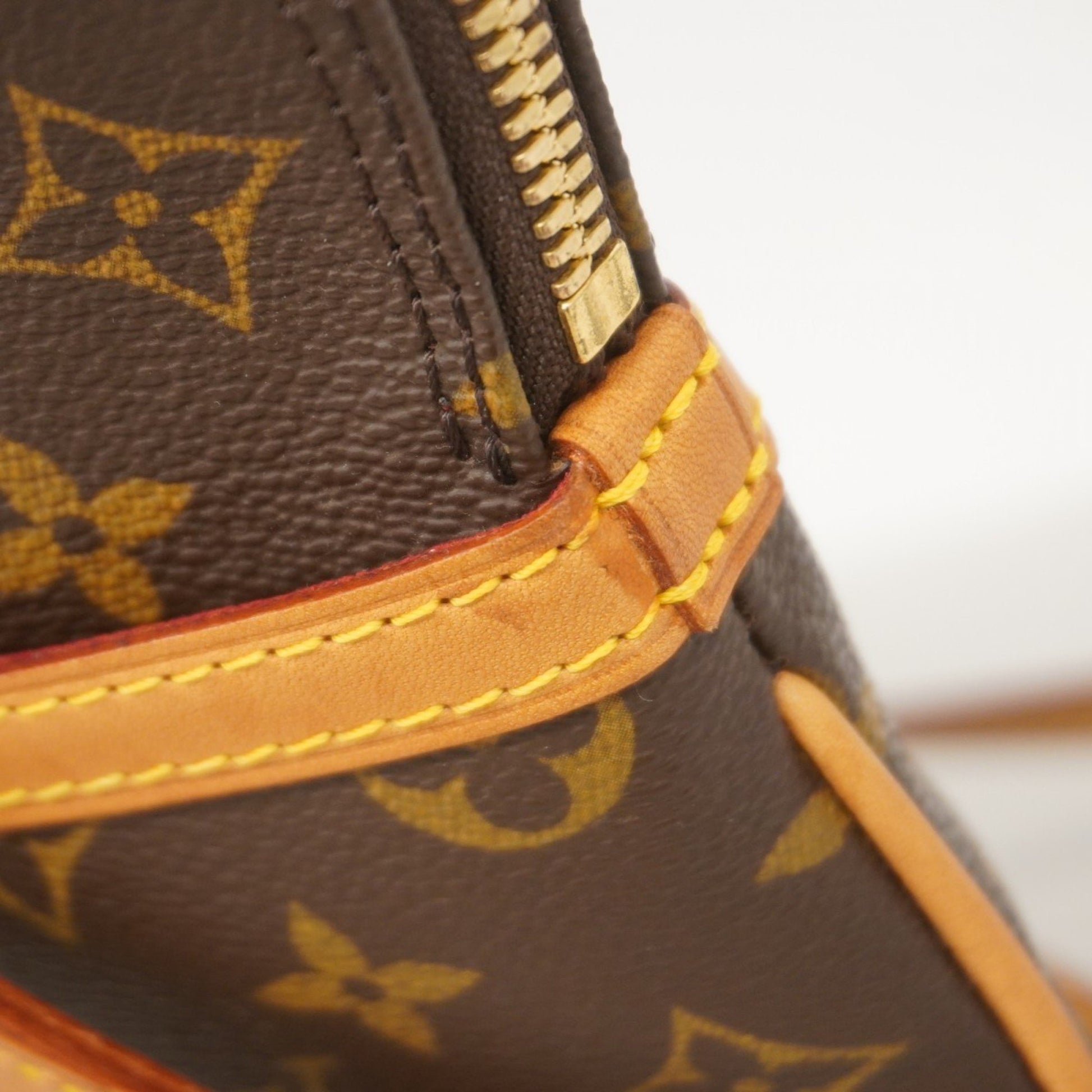 Louis Vuitton Coussin, Brown, Canvas, shoulder