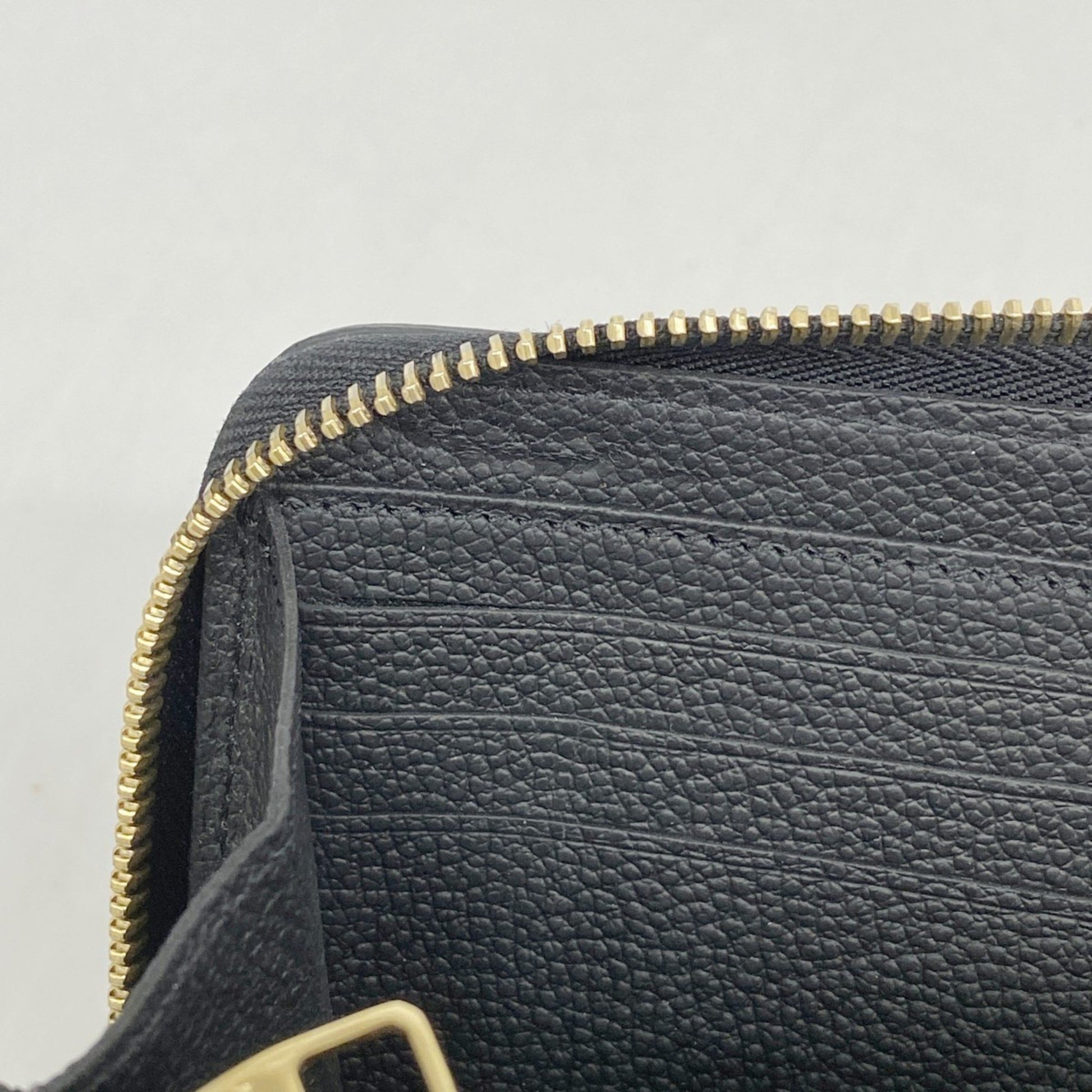 Louis Vuitton Zippy, Black, Leather, wallet