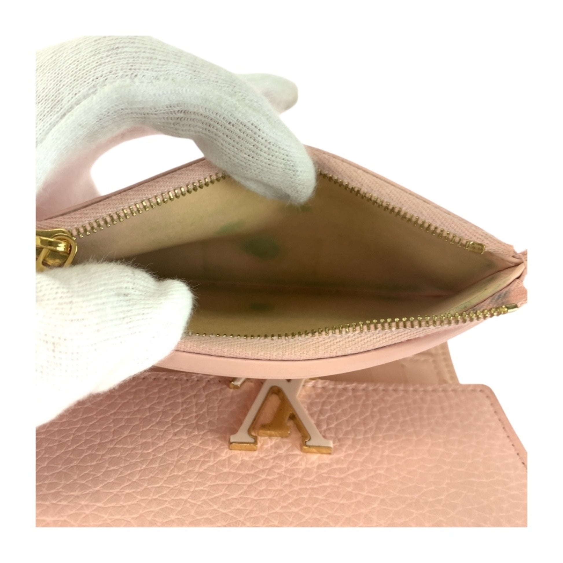 Louis Vuitton Capucines, Pink, Leather, wallet