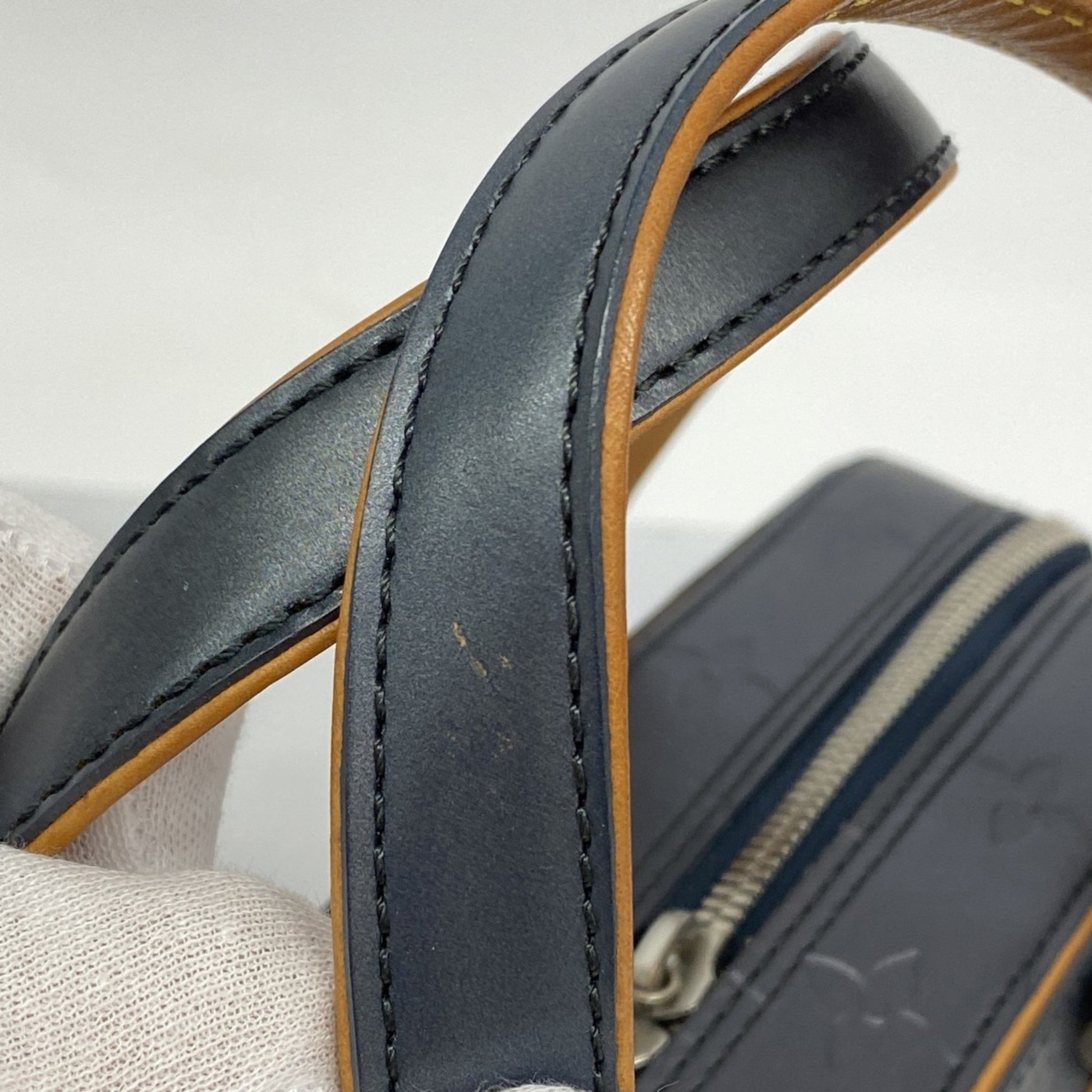 Louis Vuitton Shelton, Blue, Leather, handbag