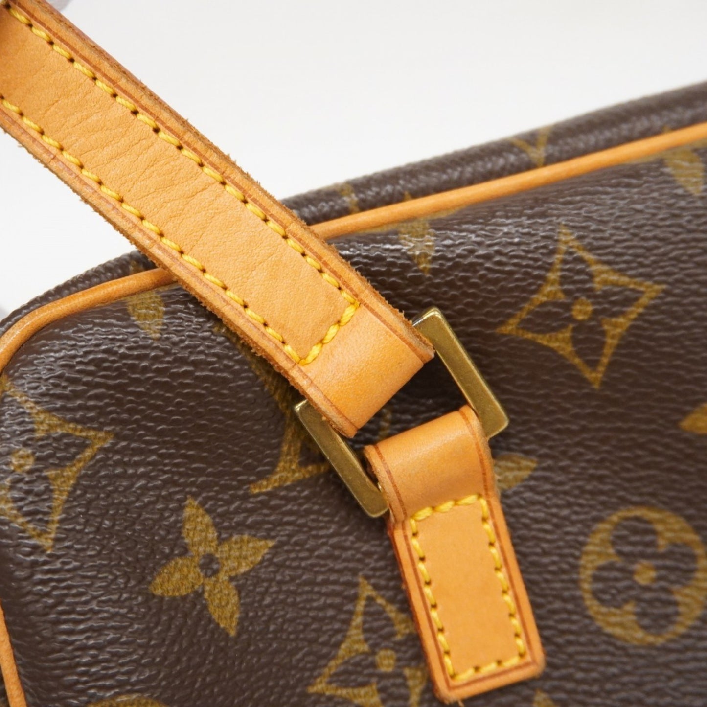 Louis Vuitton Cité, Brown, Canvas, shoulder
