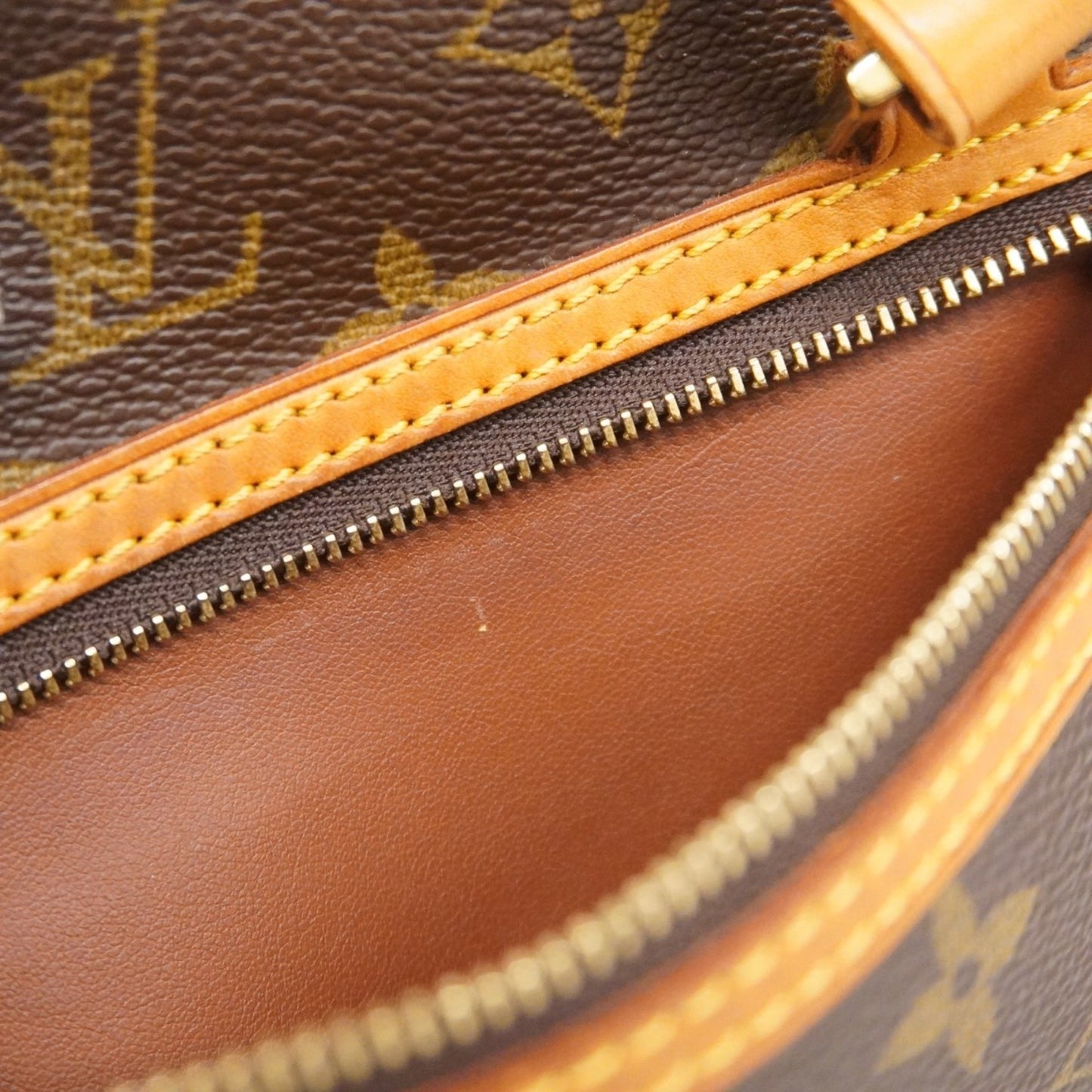 Louis Vuitton Cité, Brown, Canvas, shoulder