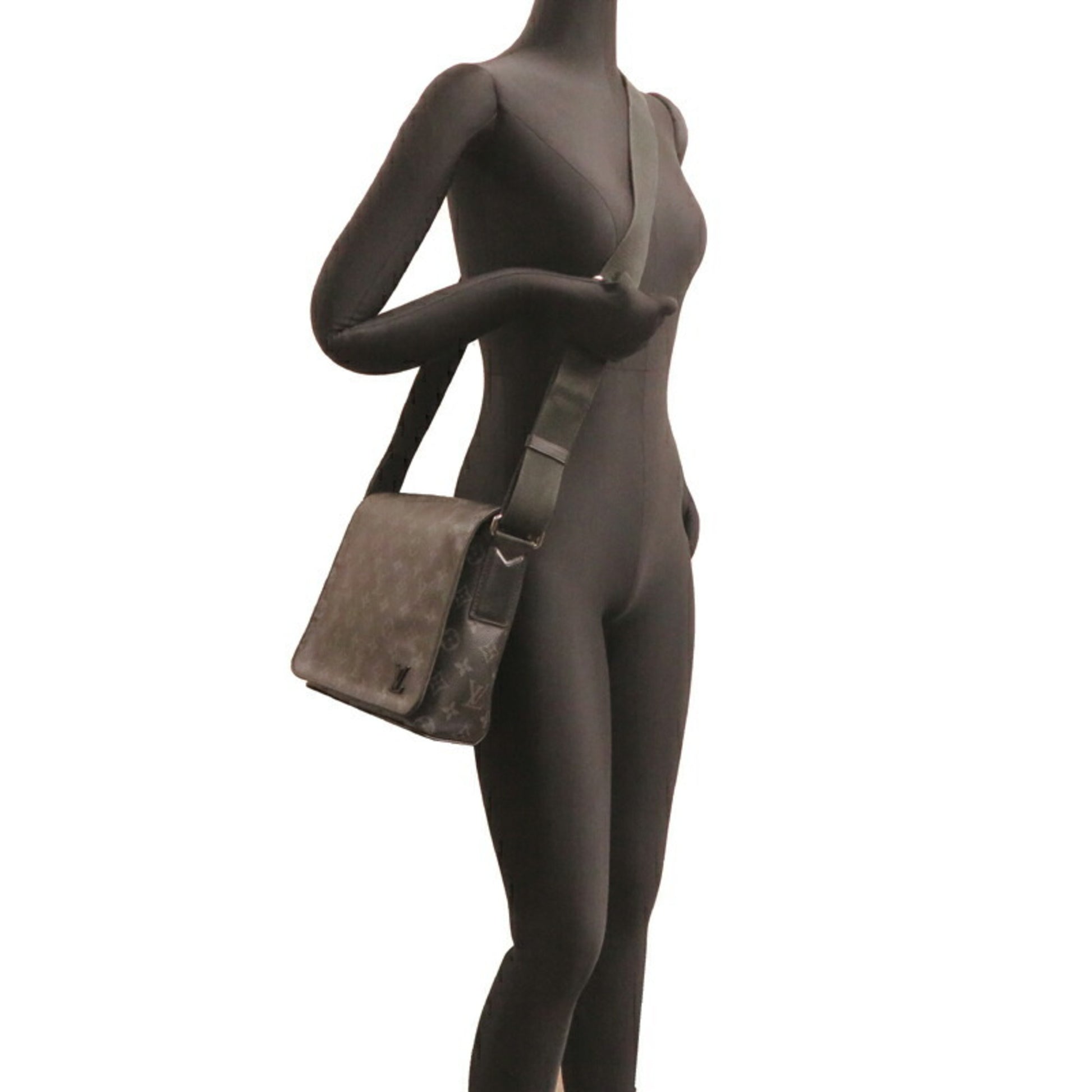 Louis Vuitton District, Black, Canvas, shoulder