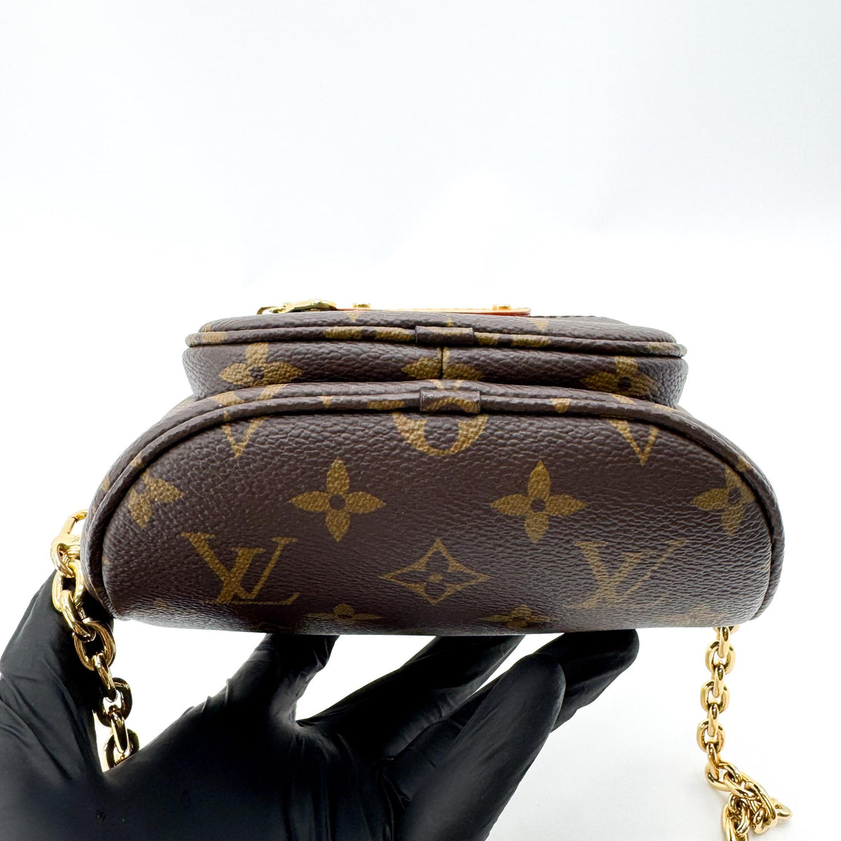 Louis Vuitton Bum Monogram Canvas, Brown, Canvas, Clutch