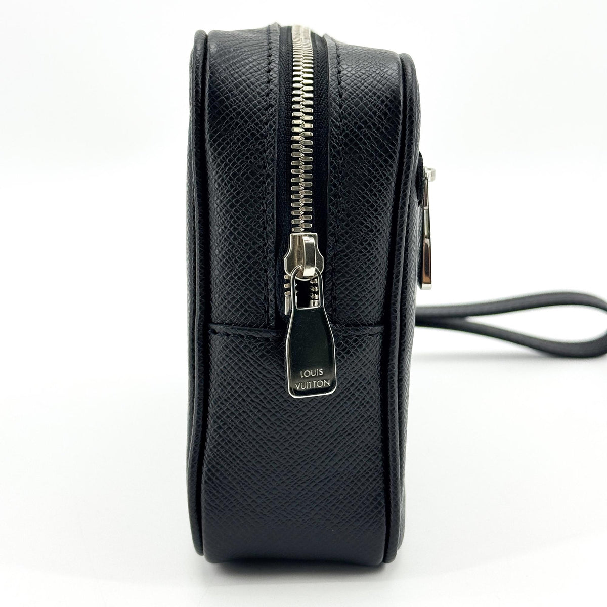 Louis Vuitton Kasai Clutch Taiga Leather, Black, Leather, Clutch