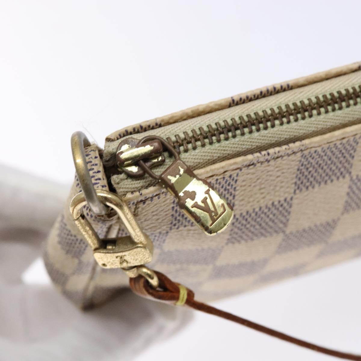 Louis Vuitton Pochette Accessoire, White, Canvas, clutch