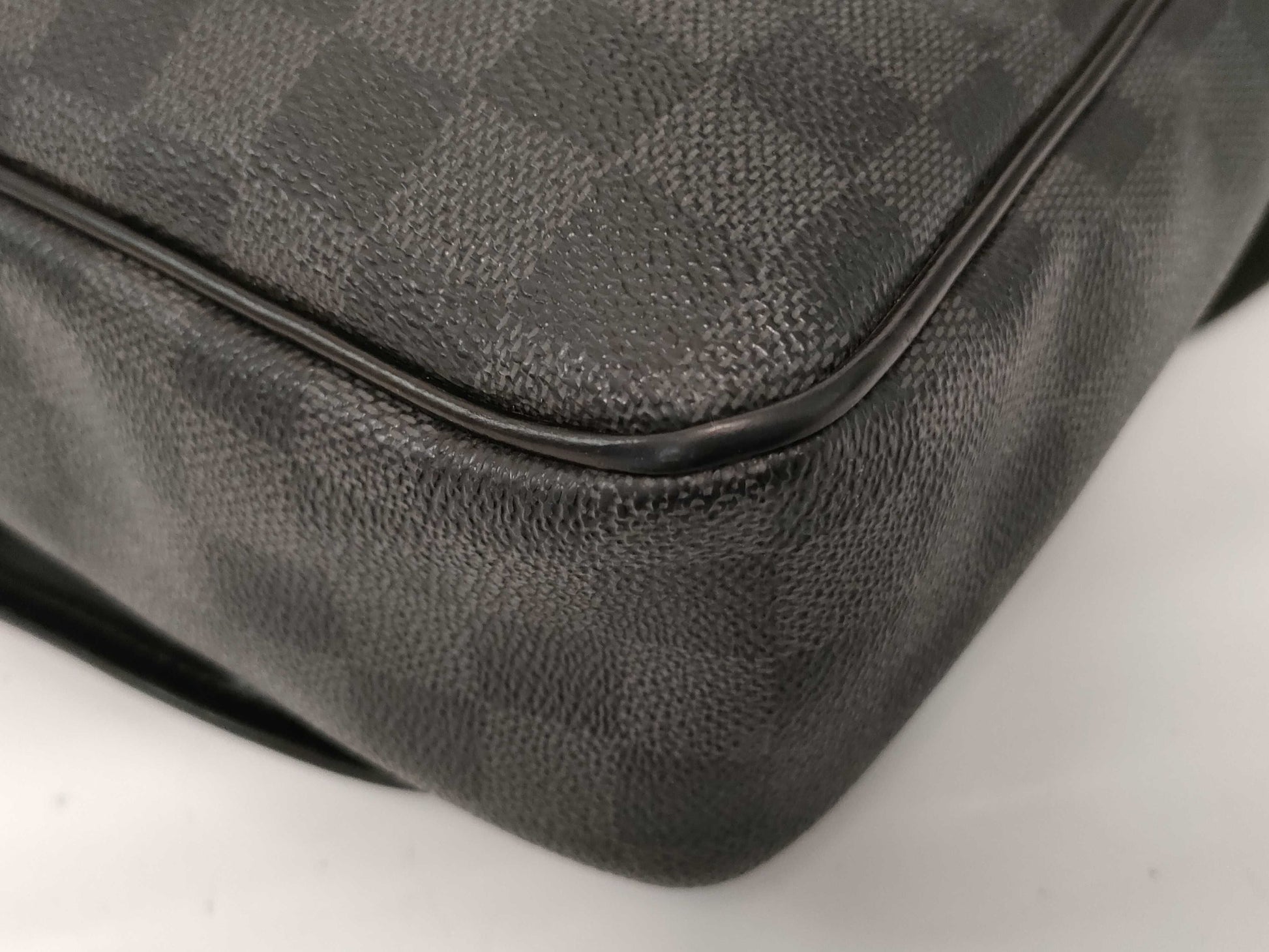 Louis Vuitton Daniel Messenger Damier Graphite, Black, Canvas, Shoulder Bag