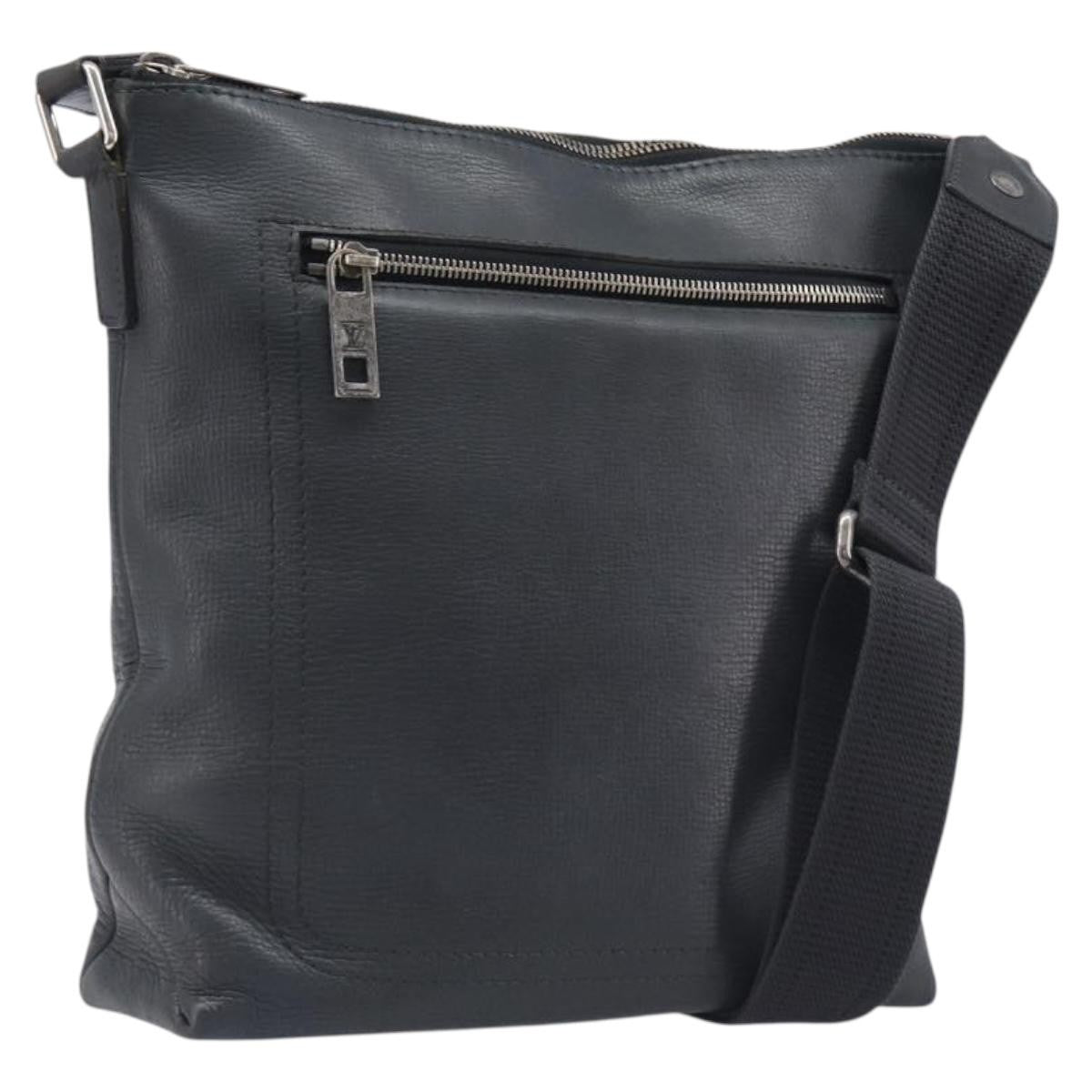 Louis Vuitton Shawnee Pochette Utah Leather, Gray, Leather, Clutch