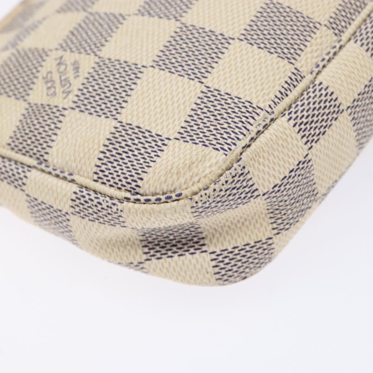 Louis Vuitton Pochette Accessoire, White, Canvas, clutch