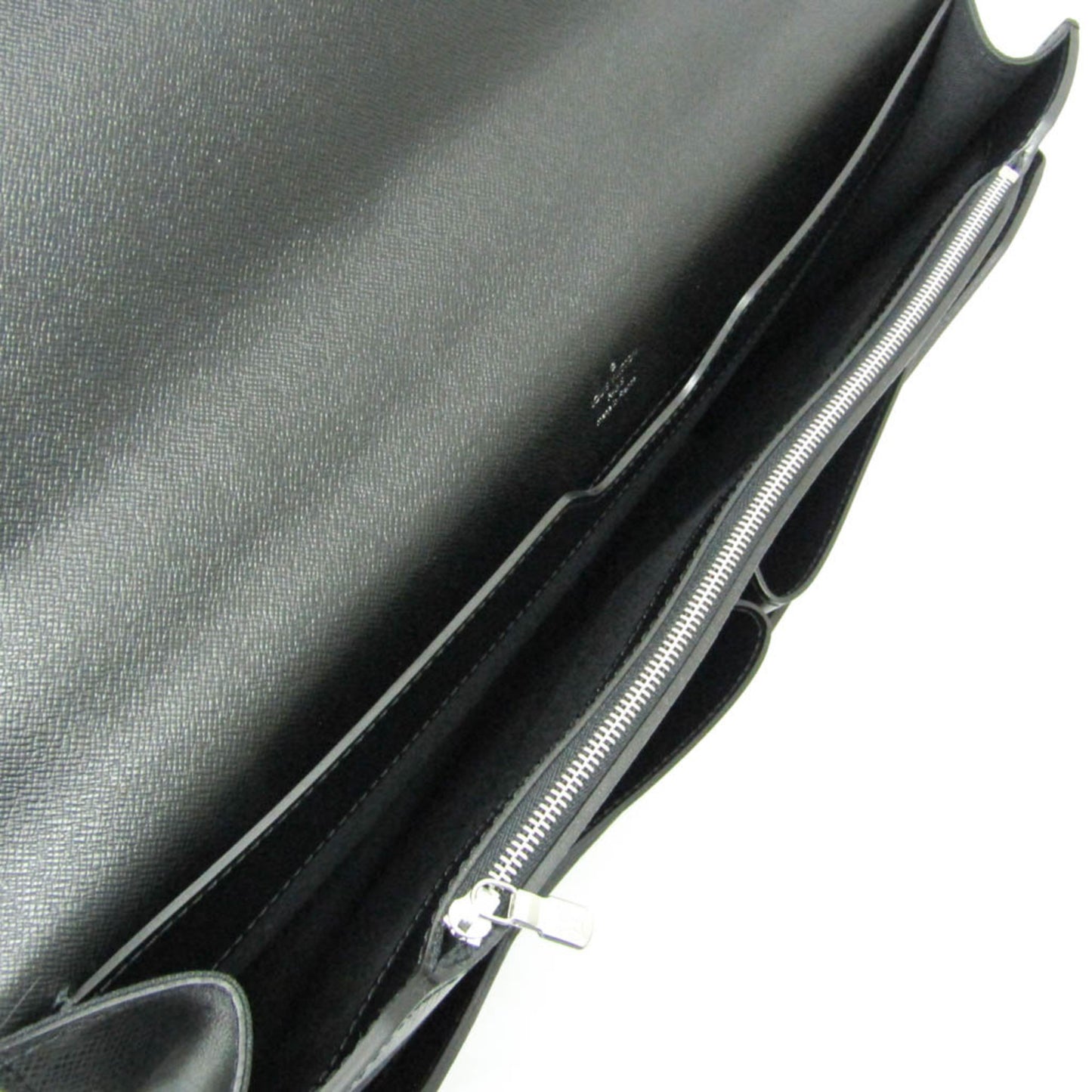 Louis Vuitton Robusto 1 Briefcase Taiga Leather, Black, Leather, Briefcase