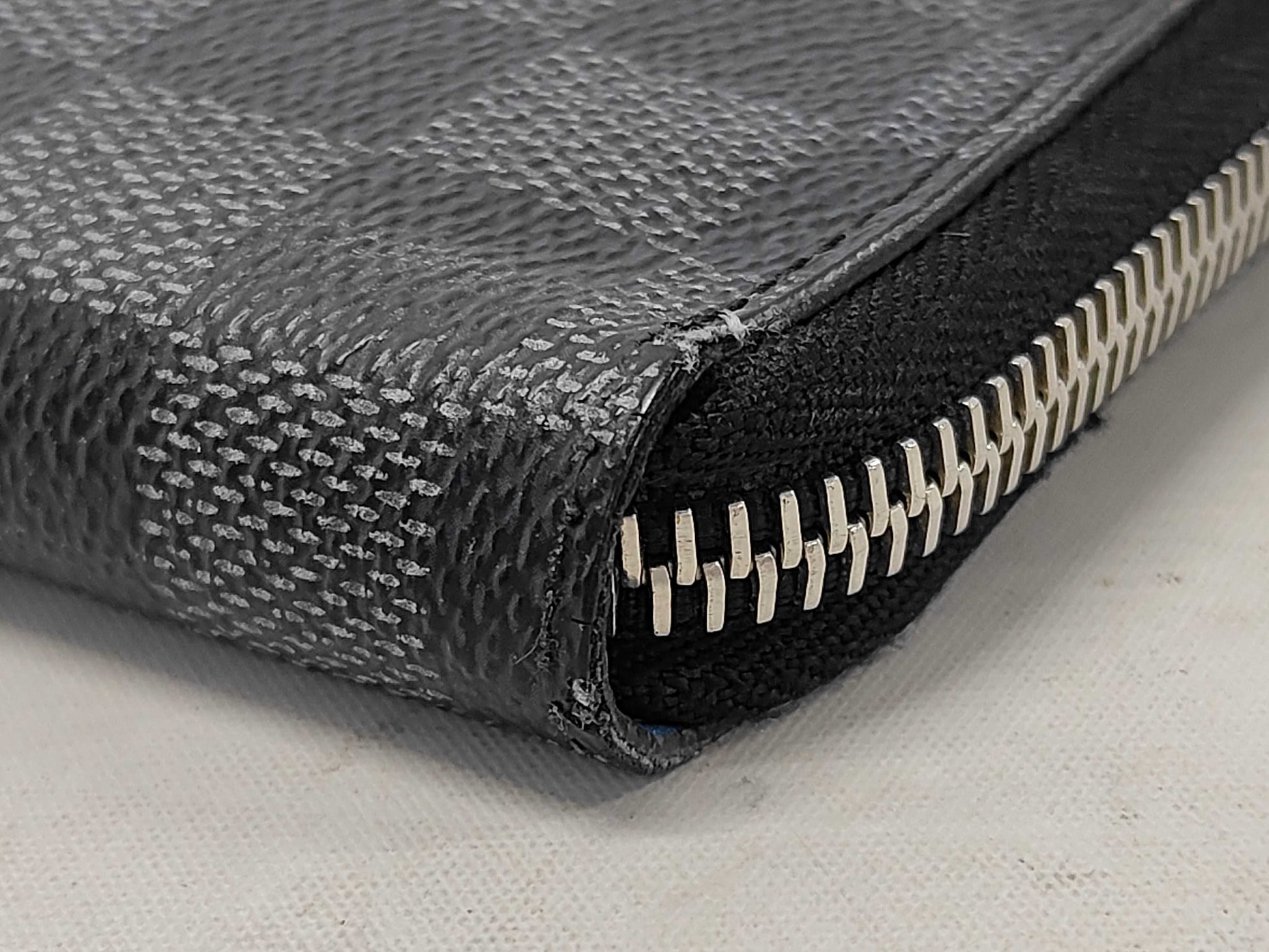 Louis Vuitton Zippy Organizer Damier Graphite, Black, Canvas, Wallet
