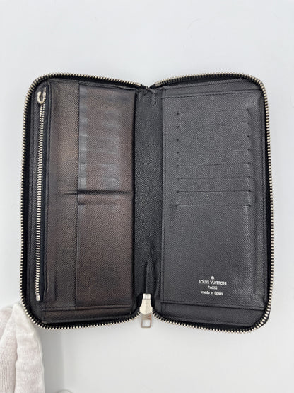 Louis Vuitton Nicolas Ghesquière Zippy Wallet Patent Monogram, Black, Canvas, Wallet
