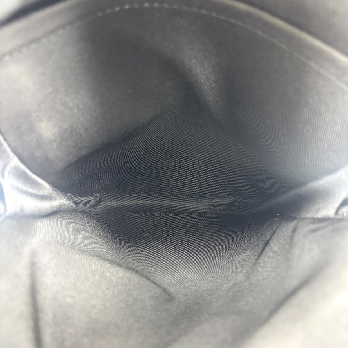 Louis Vuitton Avenue Sling Taiga Leather, Black, Leather, Handbag