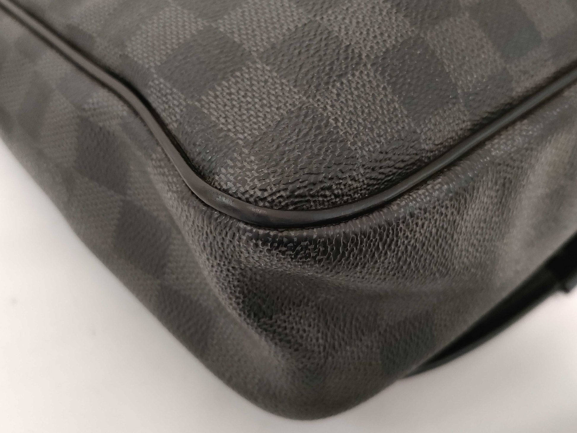 Louis Vuitton Daniel Messenger Damier Graphite, Black, Canvas, Shoulder Bag