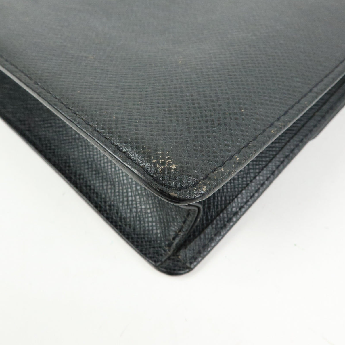 Louis Vuitton Selenga Pochette Taiga Leather, Black, Leather, Clutch
