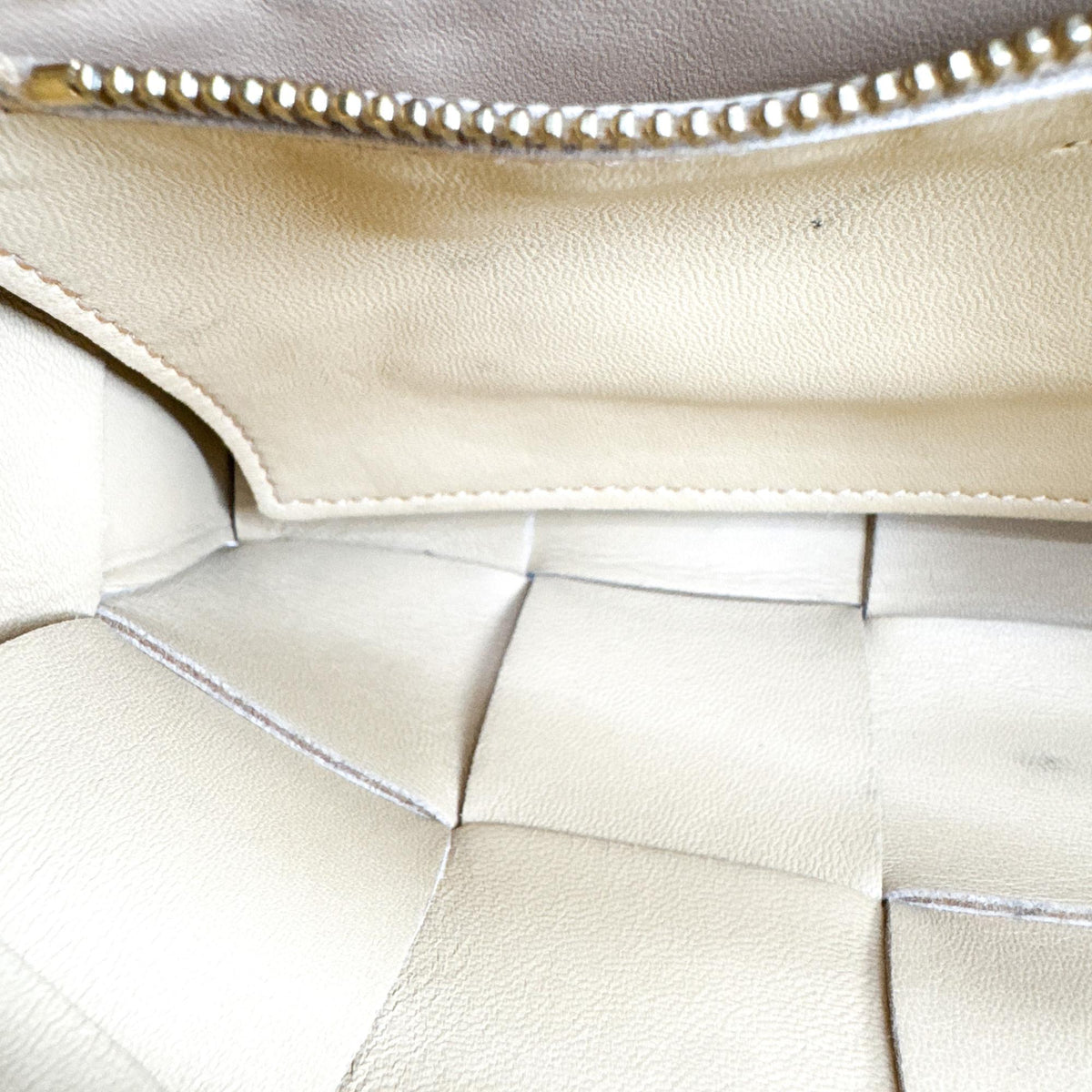 Bottega Veneta Cassette Maxi Intrecciato Leather, Beige, Leather, Crossbody Bag