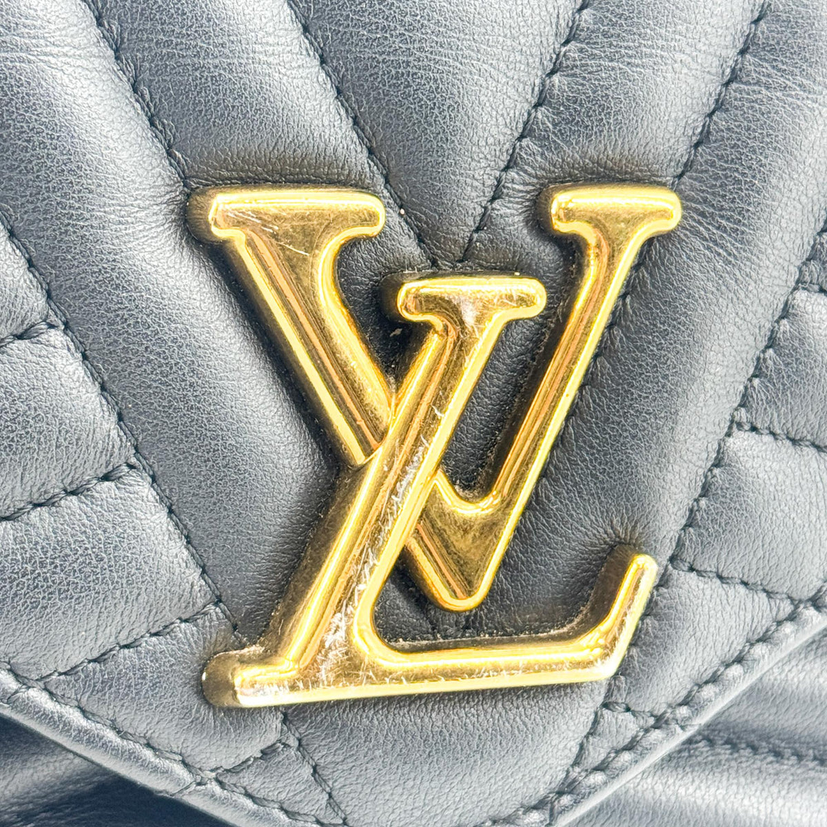 Louis Vuitton New Wave Chain Quilted Leather, Black, Leather, Handbag