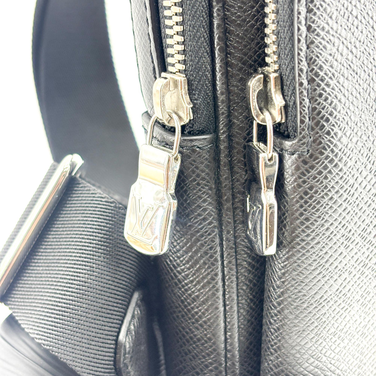 Louis Vuitton Avenue Sling Taiga Leather, Black, Leather, Handbag