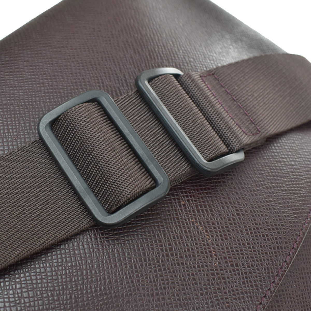 Louis Vuitton Reporter Taiga Leather, Purple, Leather, Shoulder Bag