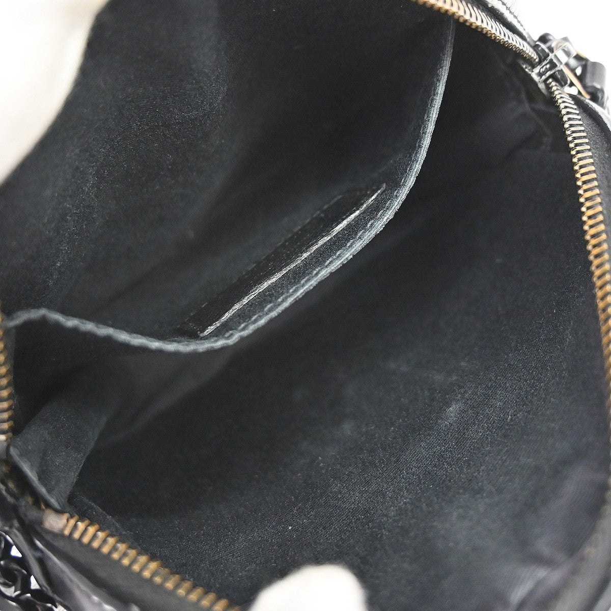 Saint Laurent Vinyle Round Camera Matelasse Chevron Leather, Black, Leather, Crossbody Bag