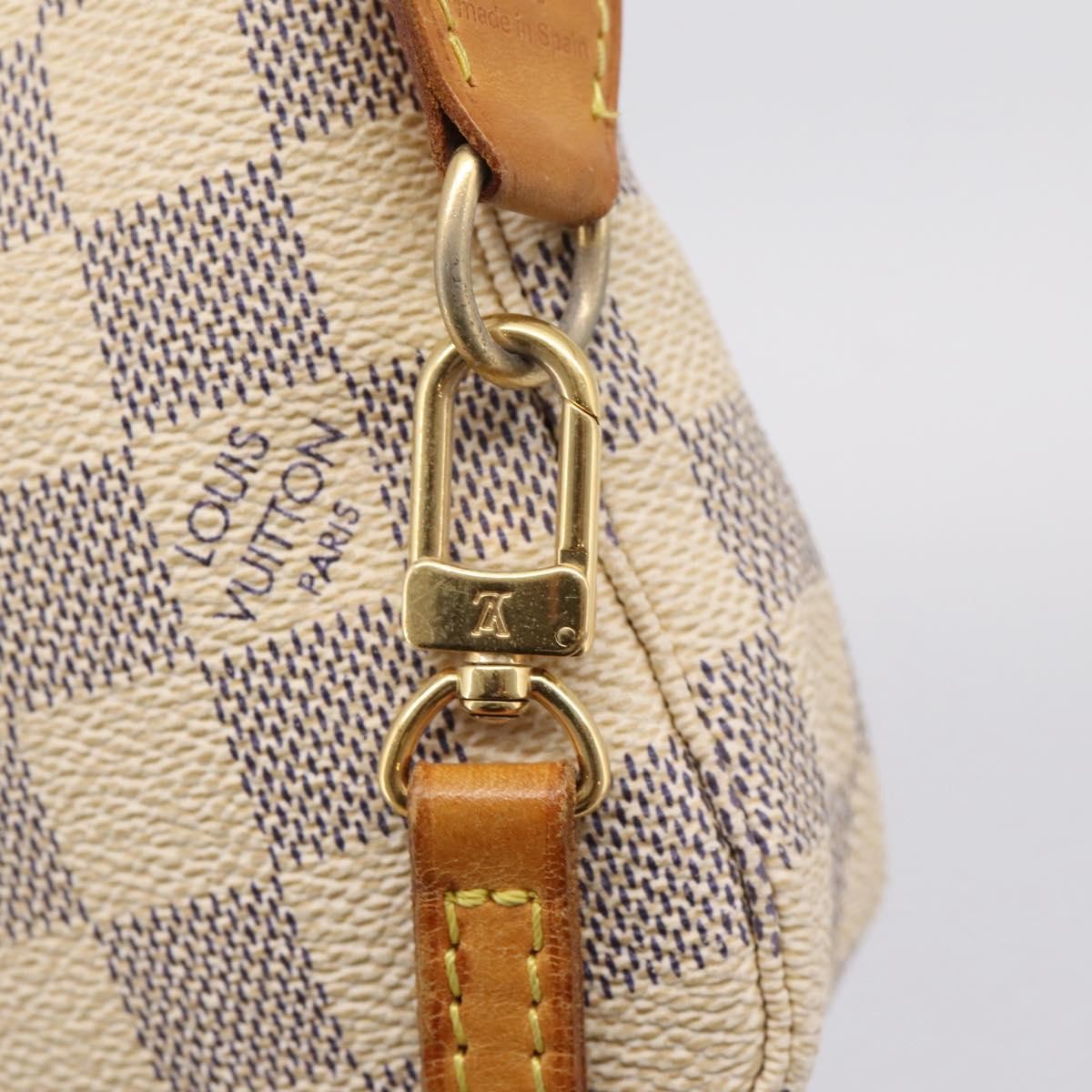 Louis Vuitton Pochette Accessoires Damier, White, Canvas, Clutch