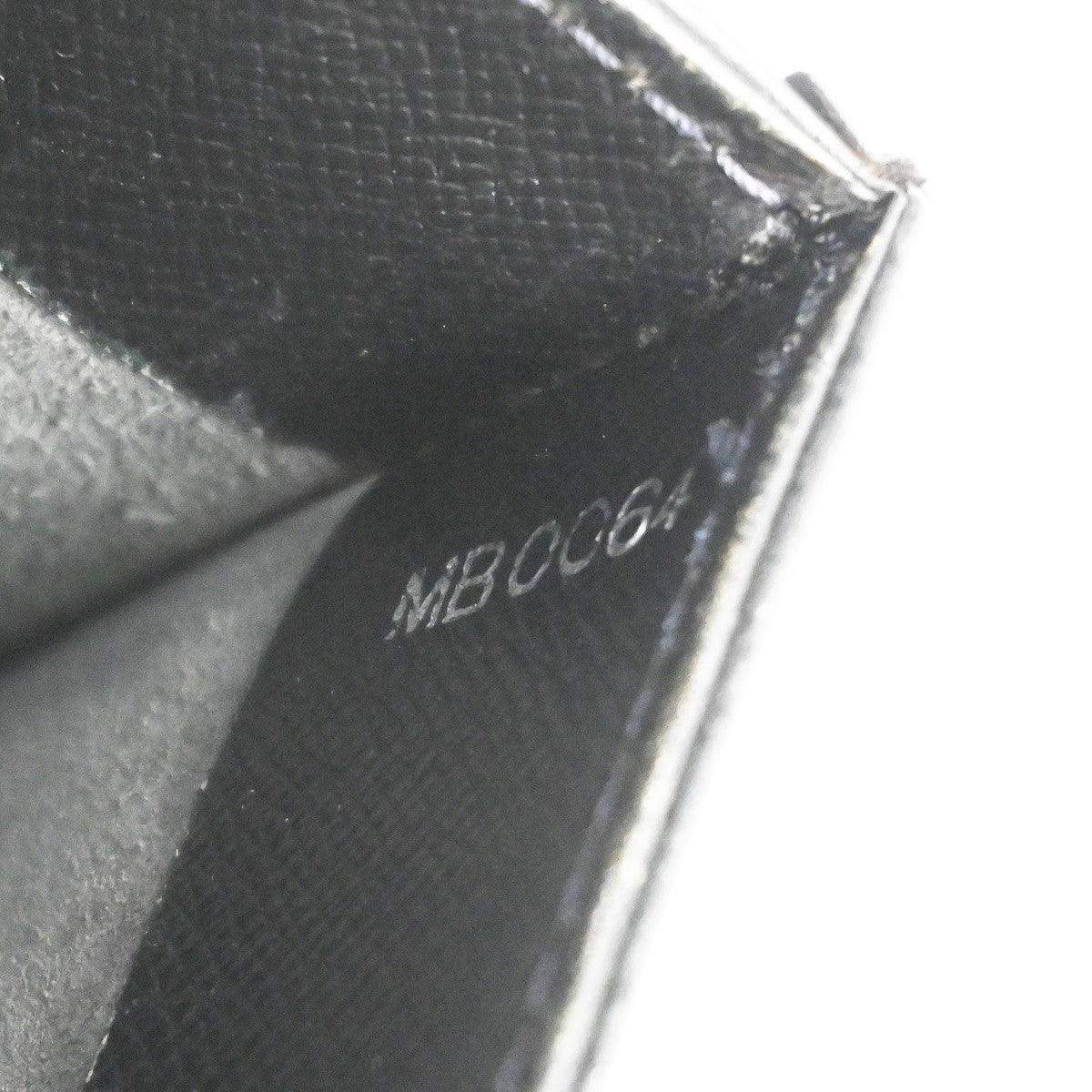 Louis Vuitton Porte-Documents Angara Taiga Leather, Black, Leather, Briefcase