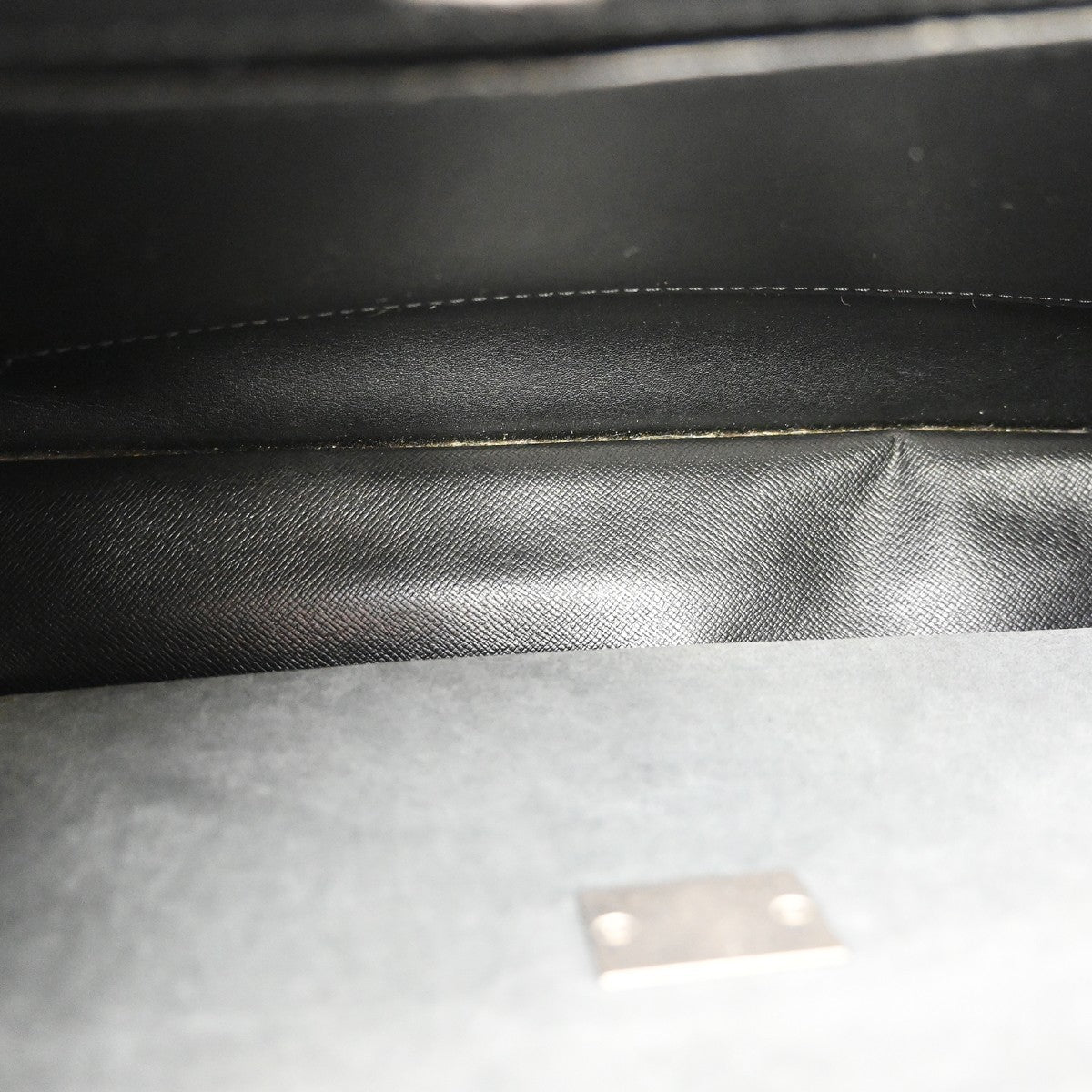 Louis Vuitton Porte-Documents Angara Taiga Leather, Black, Leather, Briefcase