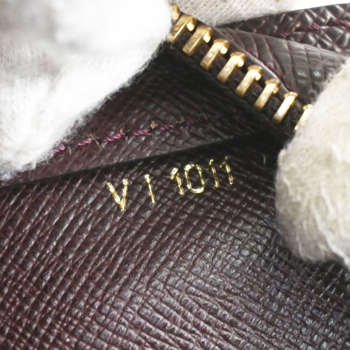 Louis Vuitton Pochette Baikal Clutch Taiga Leather, Burgundy, Leather, Clutch