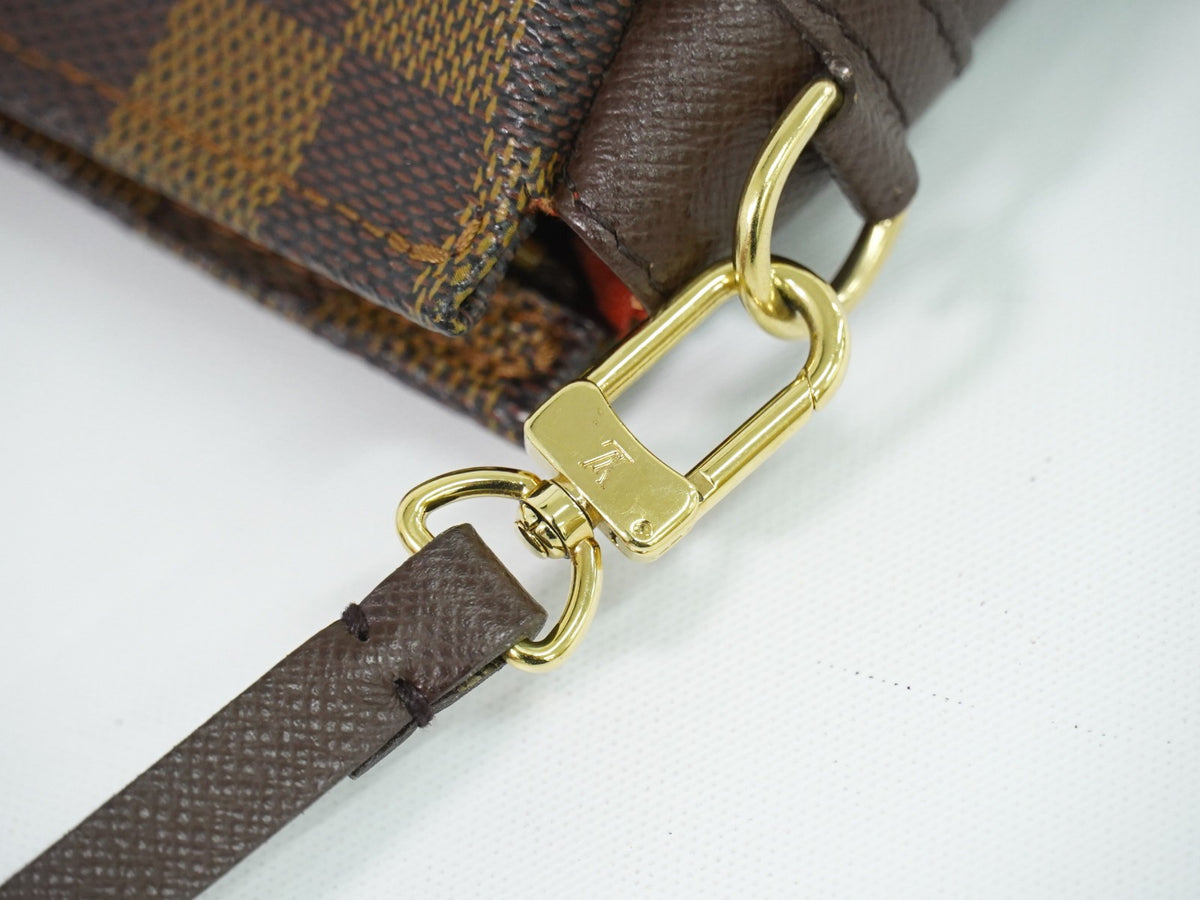Louis Vuitton Trousse Make Up Damier, Brown, Canvas, Clutch