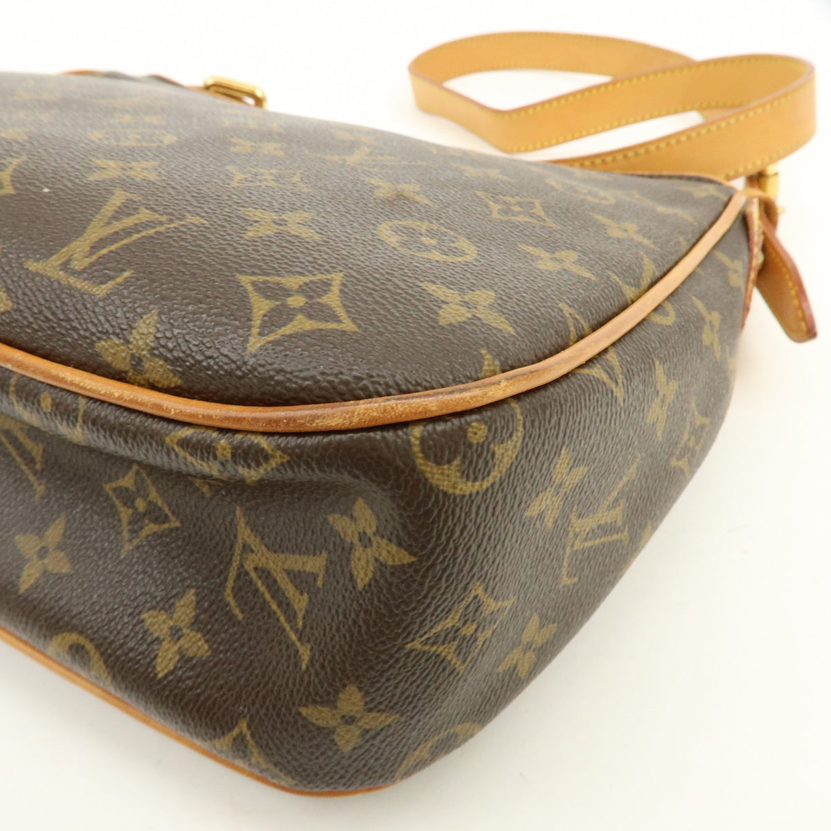 Louis Vuitton Hudson Monogram Canvas, Brown, Canvas, Handbag