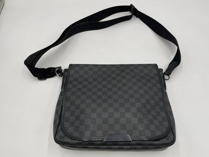 Louis Vuitton Daniel Messenger Damier Graphite, Black, Canvas, Shoulder Bag