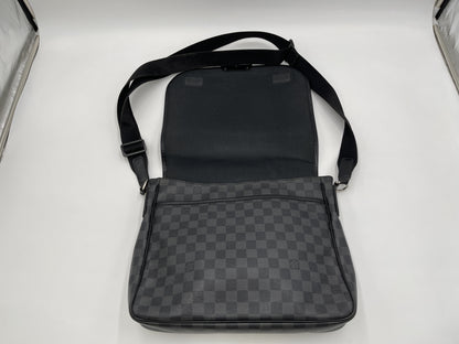 Louis Vuitton Daniel Messenger Damier Graphite, Black, Canvas, Shoulder Bag
