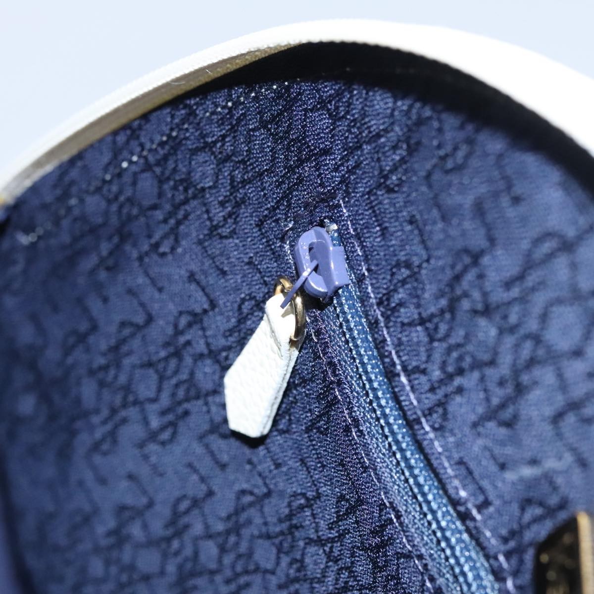 Saint Laurent Vintage Leather, White, Leather, Handbag