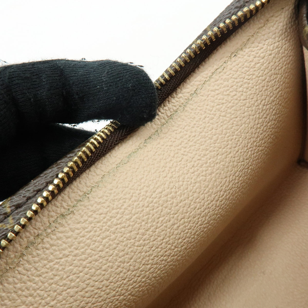 Louis Vuitton Toiletry Pouch Monogram Canvas, Brown, Canvas, Clutch