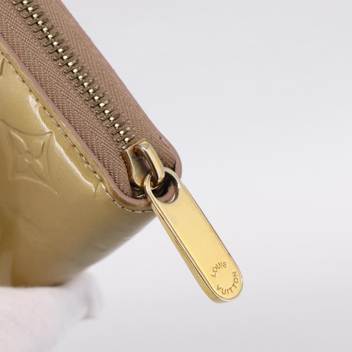 Louis Vuitton Zippy Monogram Vernis, Beige, Patent Leather, Wallet