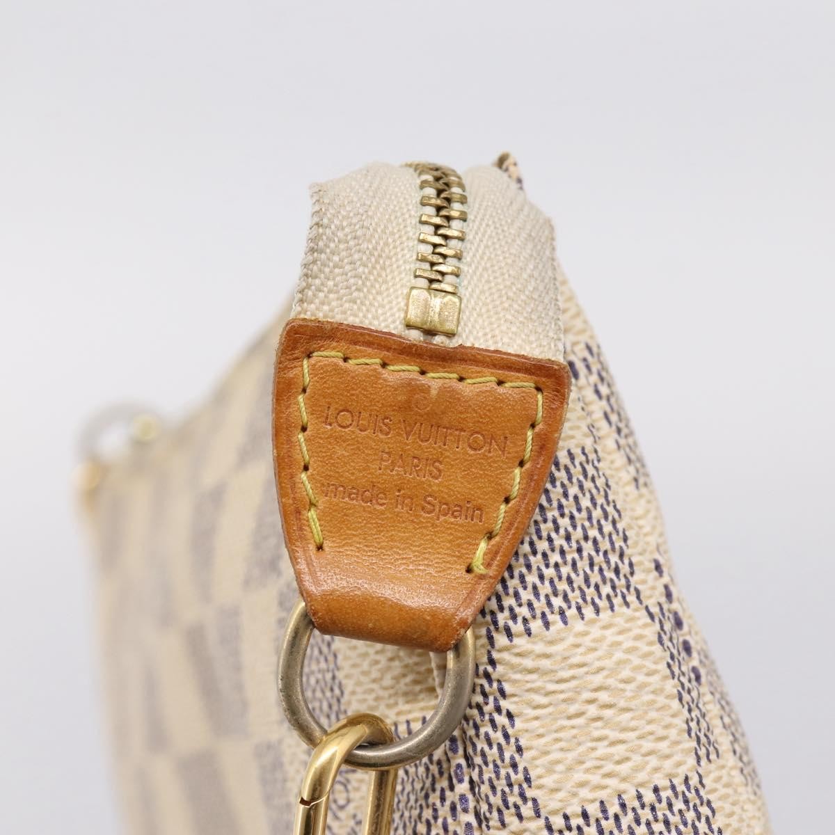 Louis Vuitton Pochette Accessoires Damier, White, Canvas, Clutch