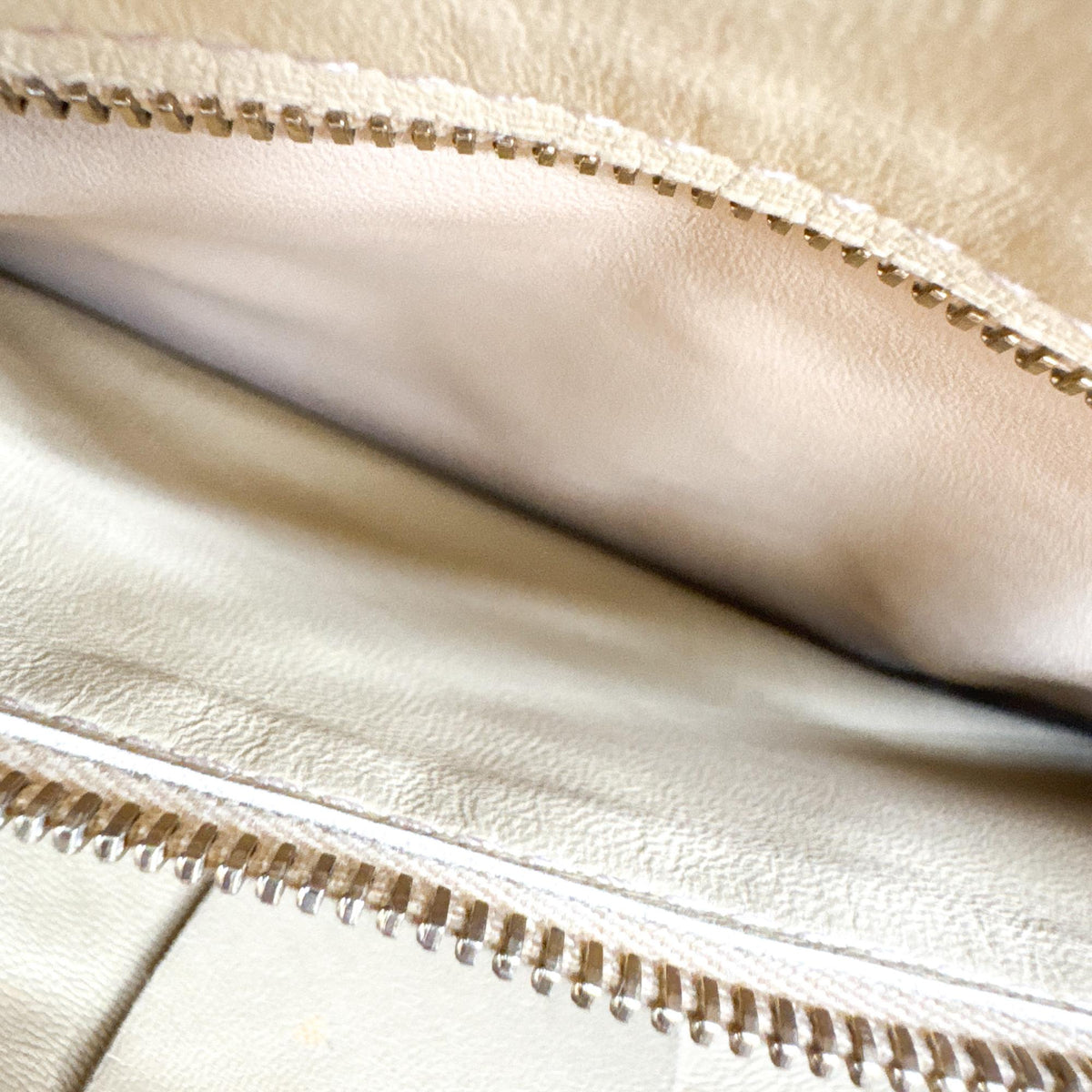 Bottega Veneta Cassette Maxi Intrecciato Leather, Beige, Leather, Crossbody Bag
